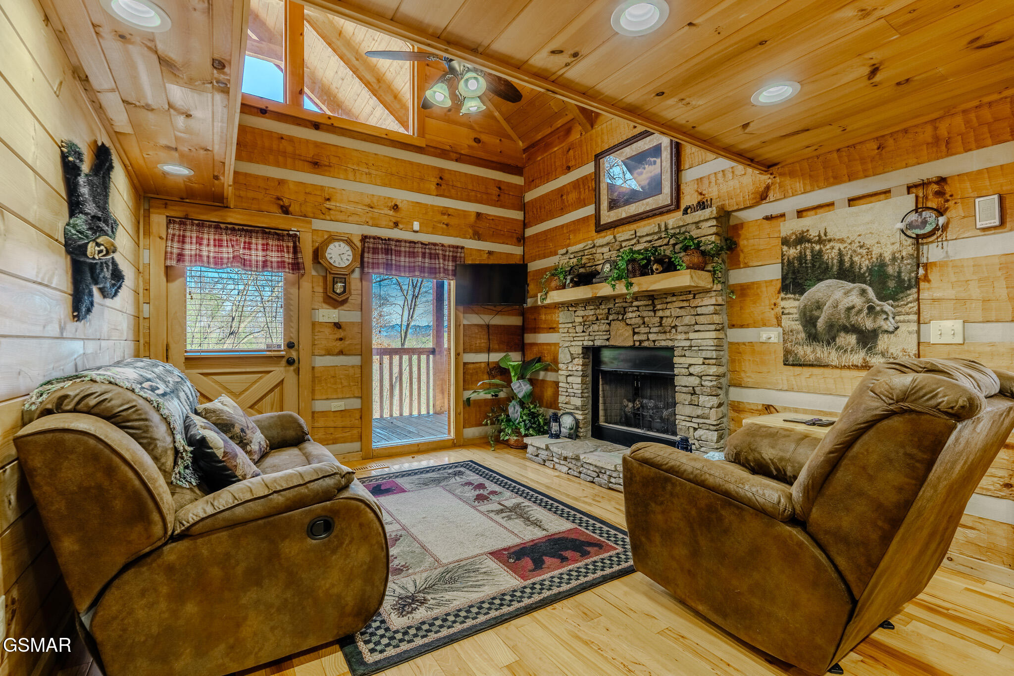 1554 Bear Valley Road Sevierville TN 37876