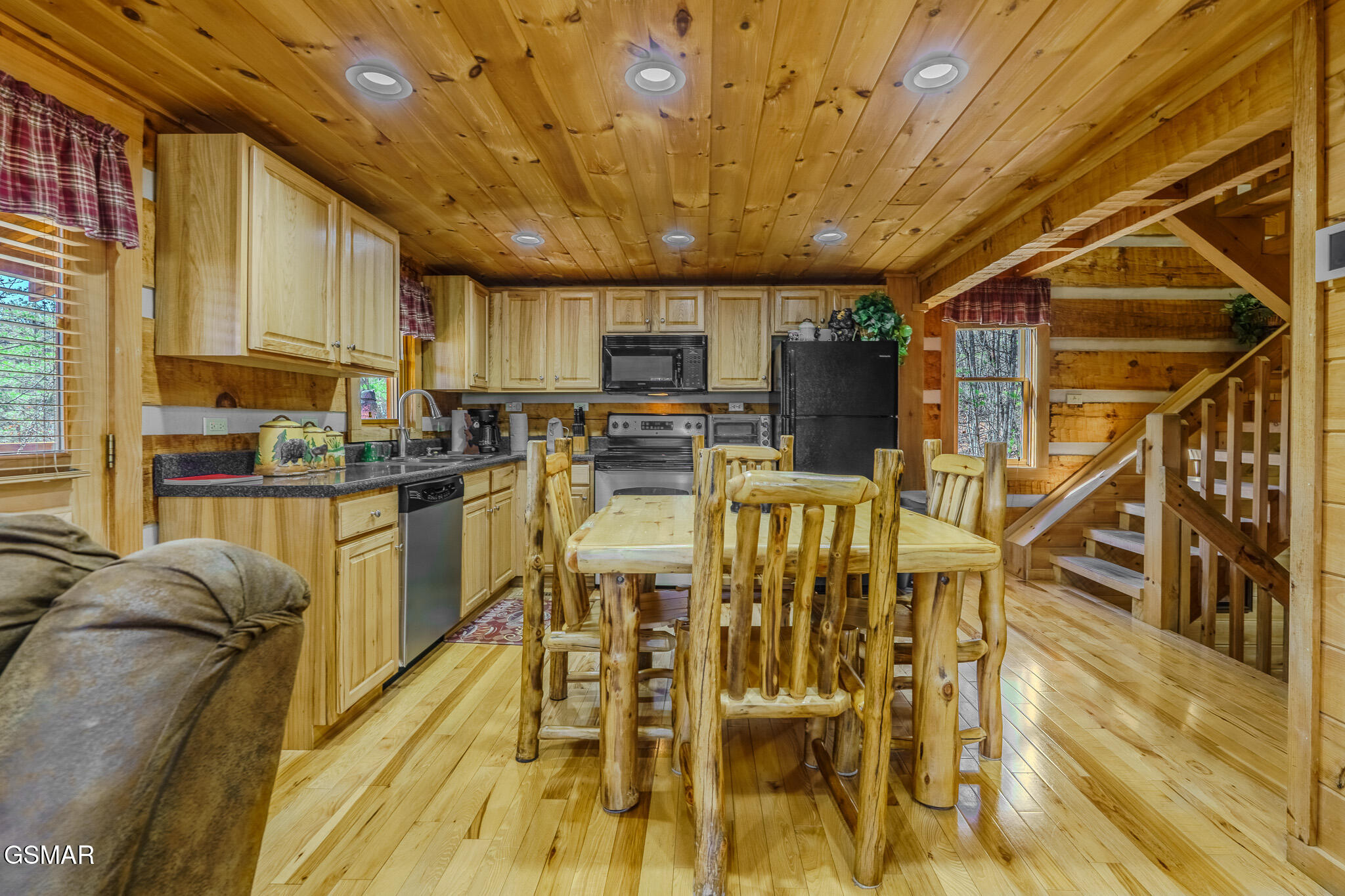 1554 Bear Valley Road Sevierville TN 37876