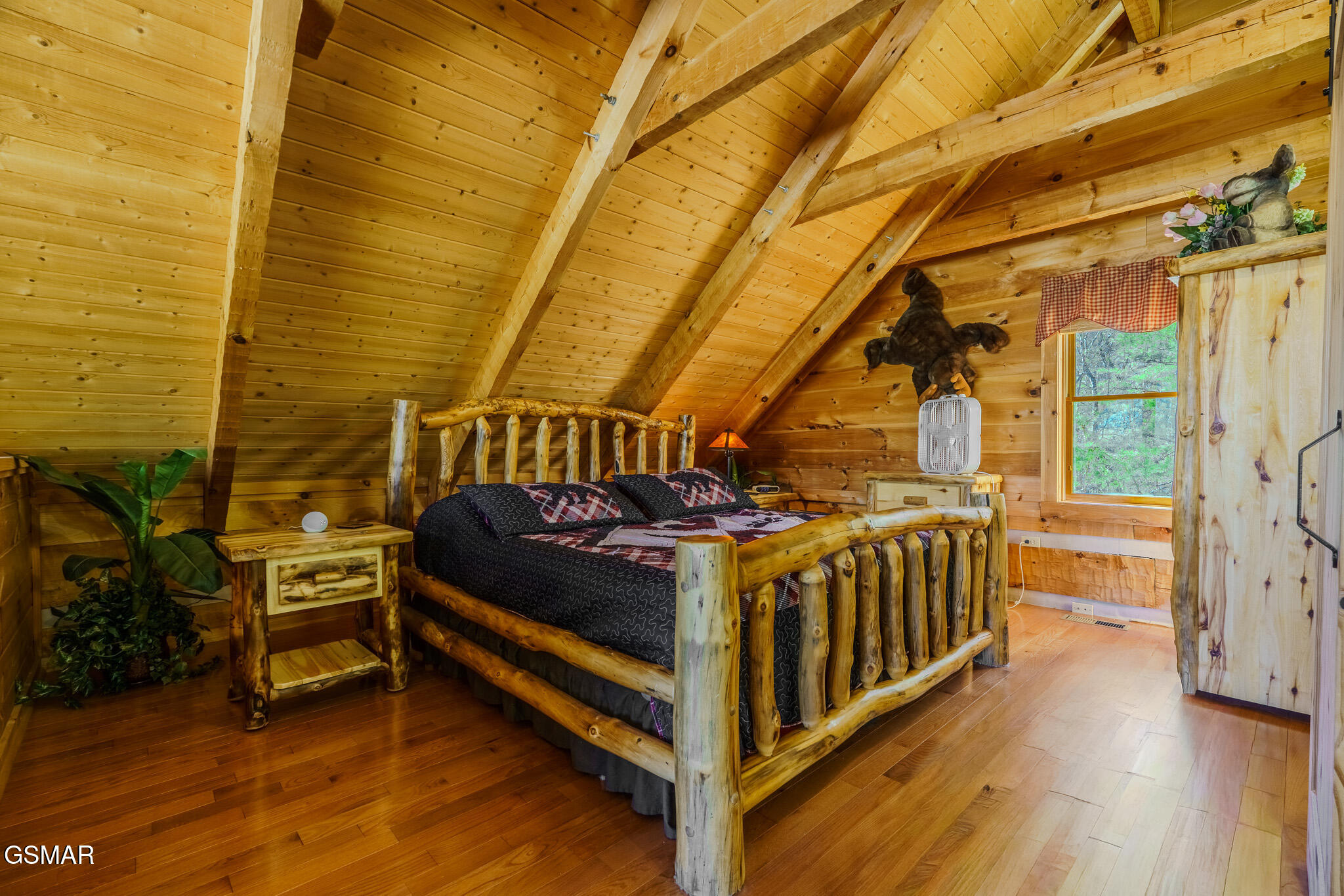 1554 Bear Valley Road Sevierville TN 37876
