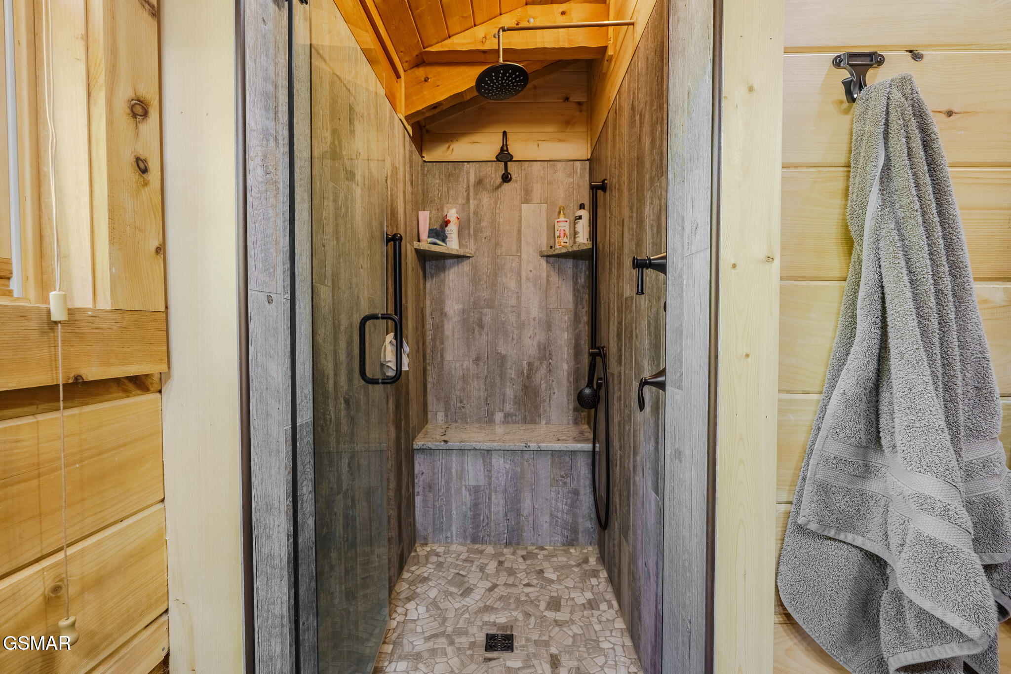 1554 Bear Valley Road Sevierville TN 37876