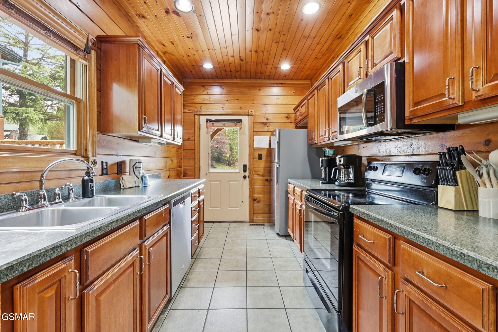 826 Gatlinburg Falls Way Gatlinburg TN 37738