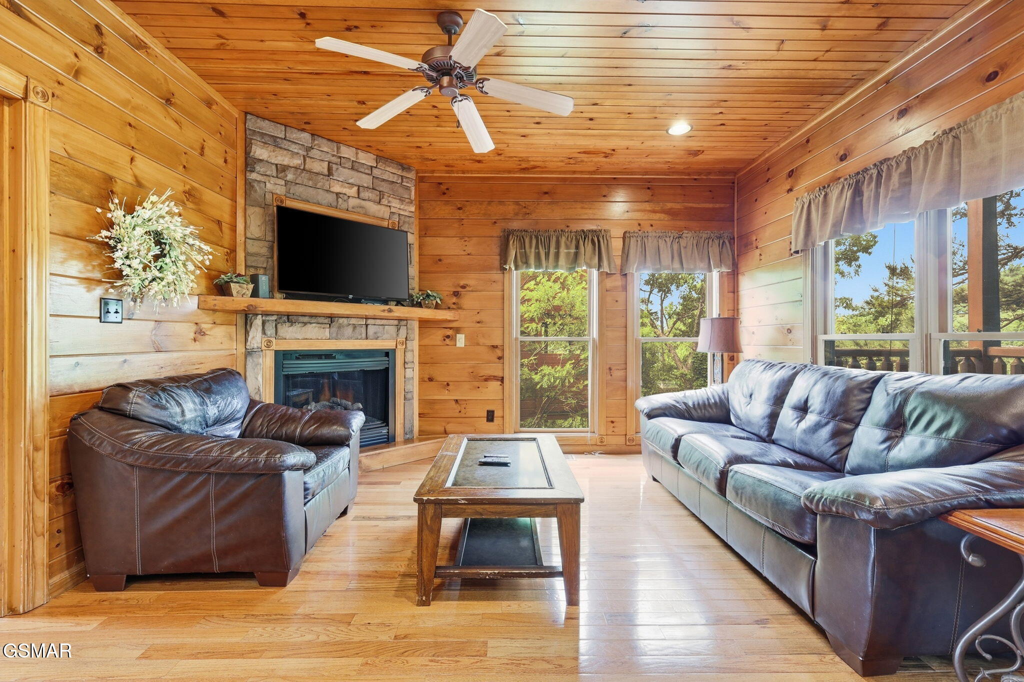 826 Gatlinburg Falls Way Gatlinburg TN 37738