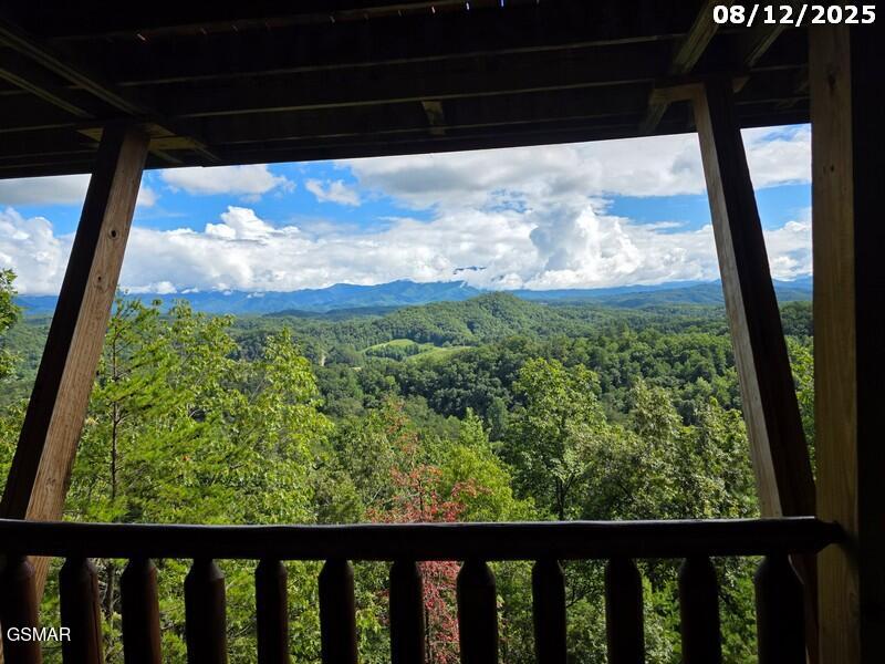 2709 Misty Blue Mountain Drive Sevierville TN 37876