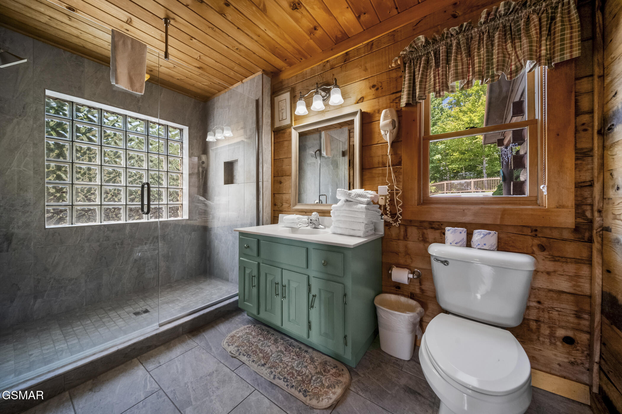 838 Bear Run Way Sevierville TN 37862