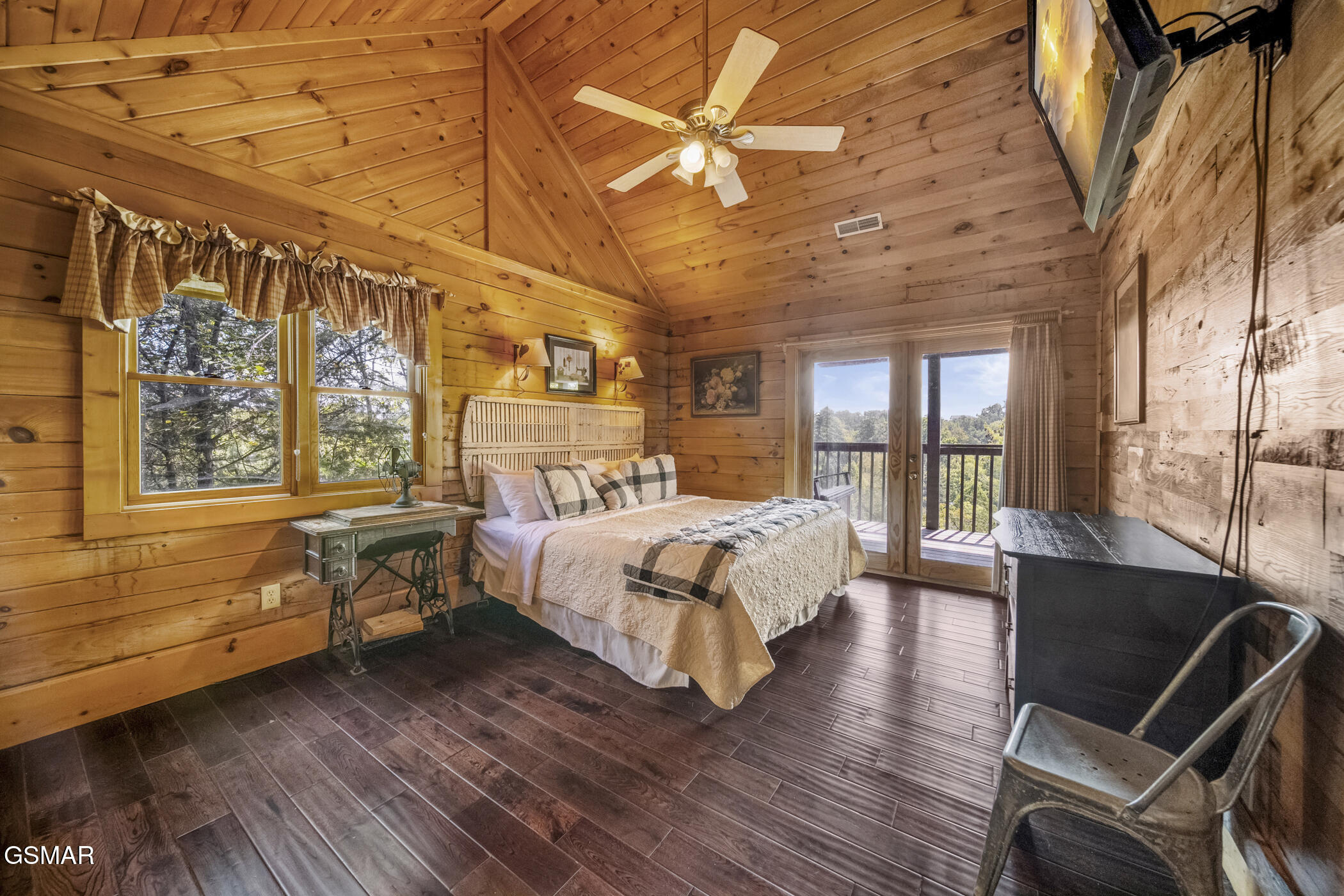 838 Bear Run Way Sevierville TN 37862