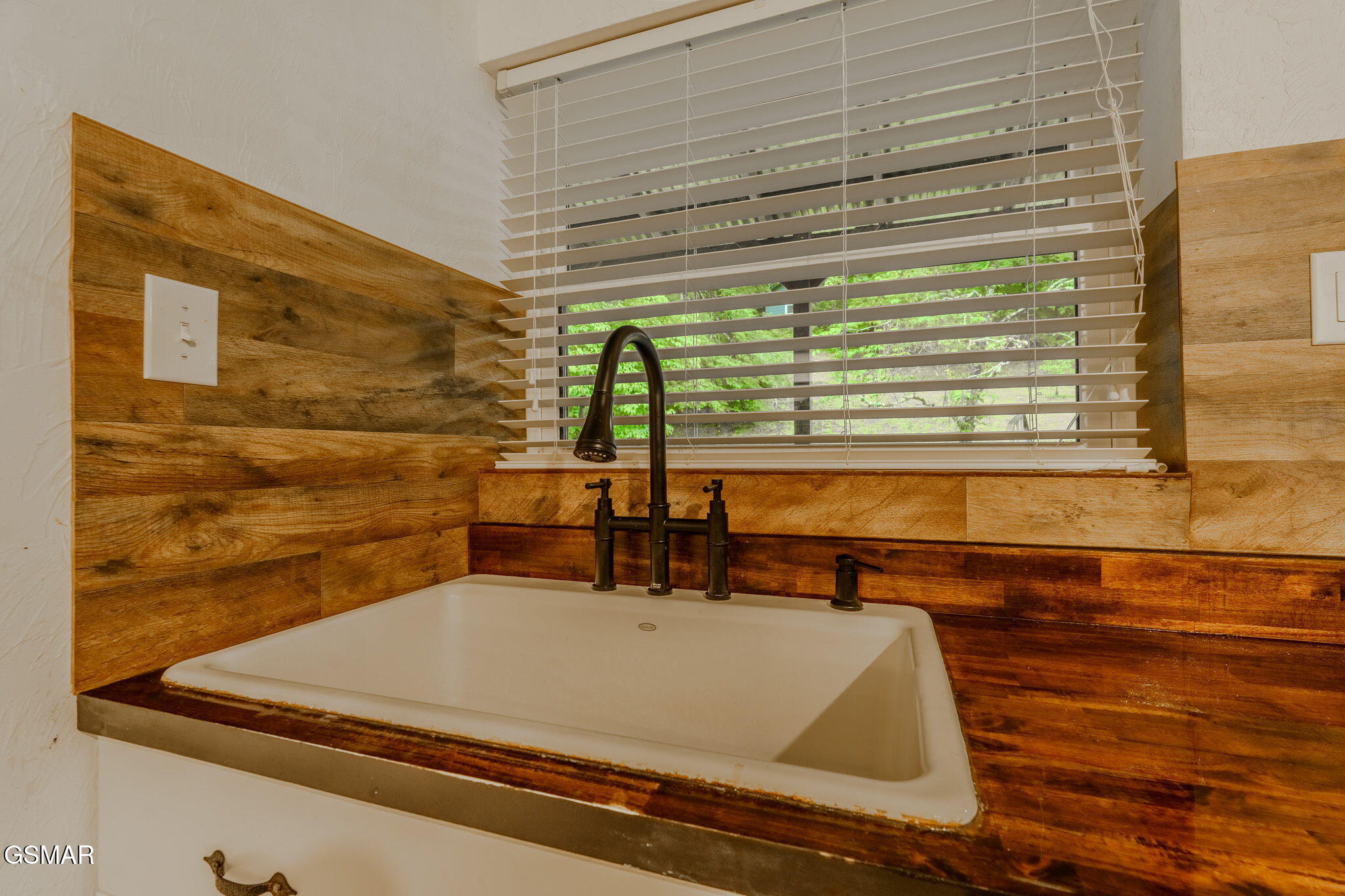 446 Lovers Lane Townsend TN 37882