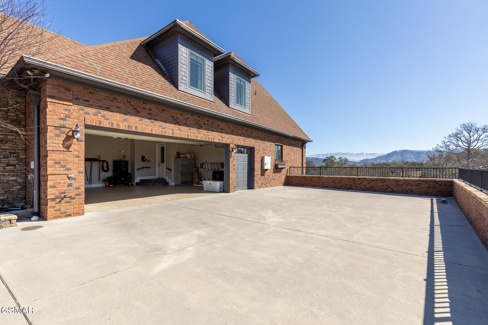 1919 Legend View Court Sevierville TN 37862