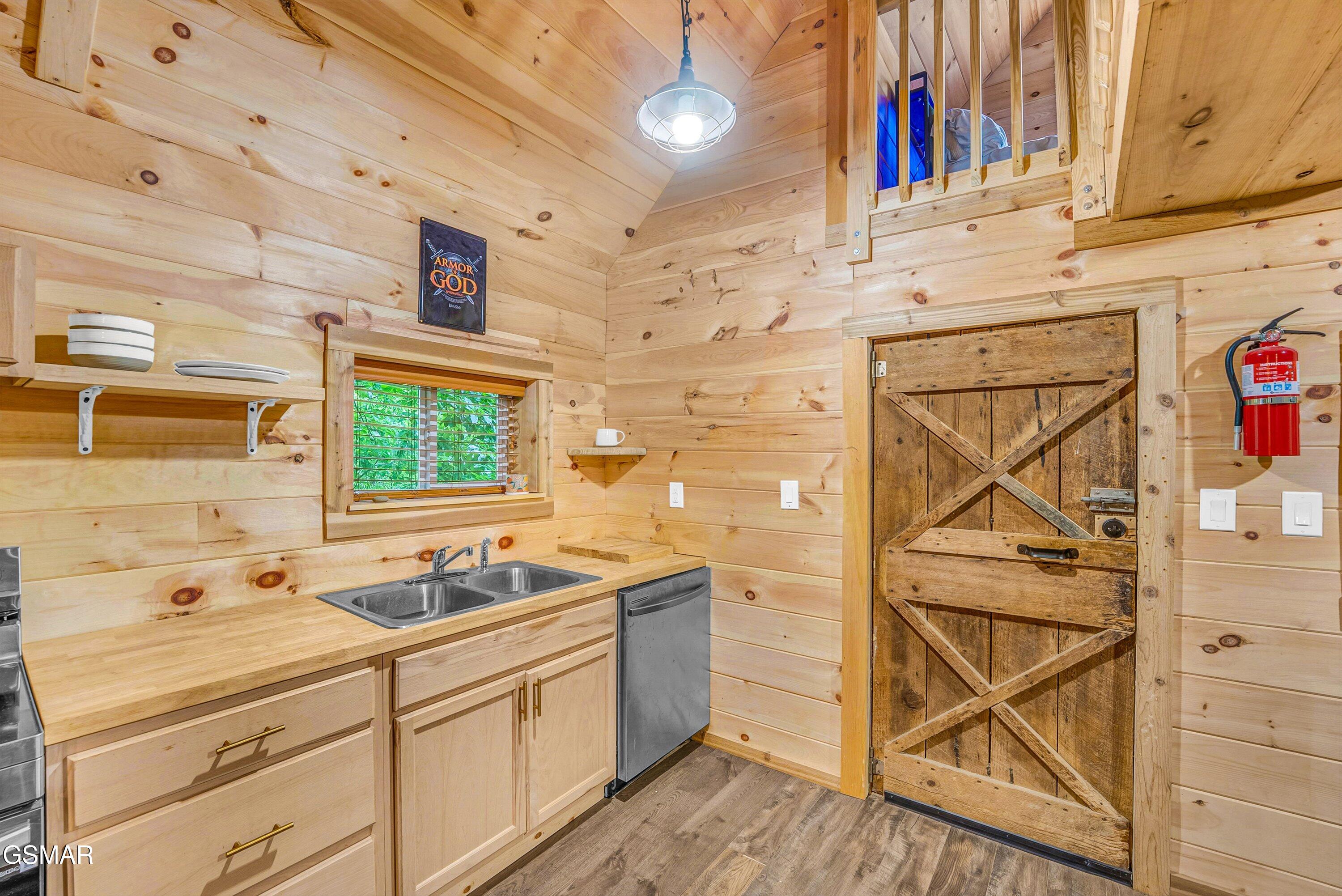 1222 S Highway 32 Cosby TN 37722