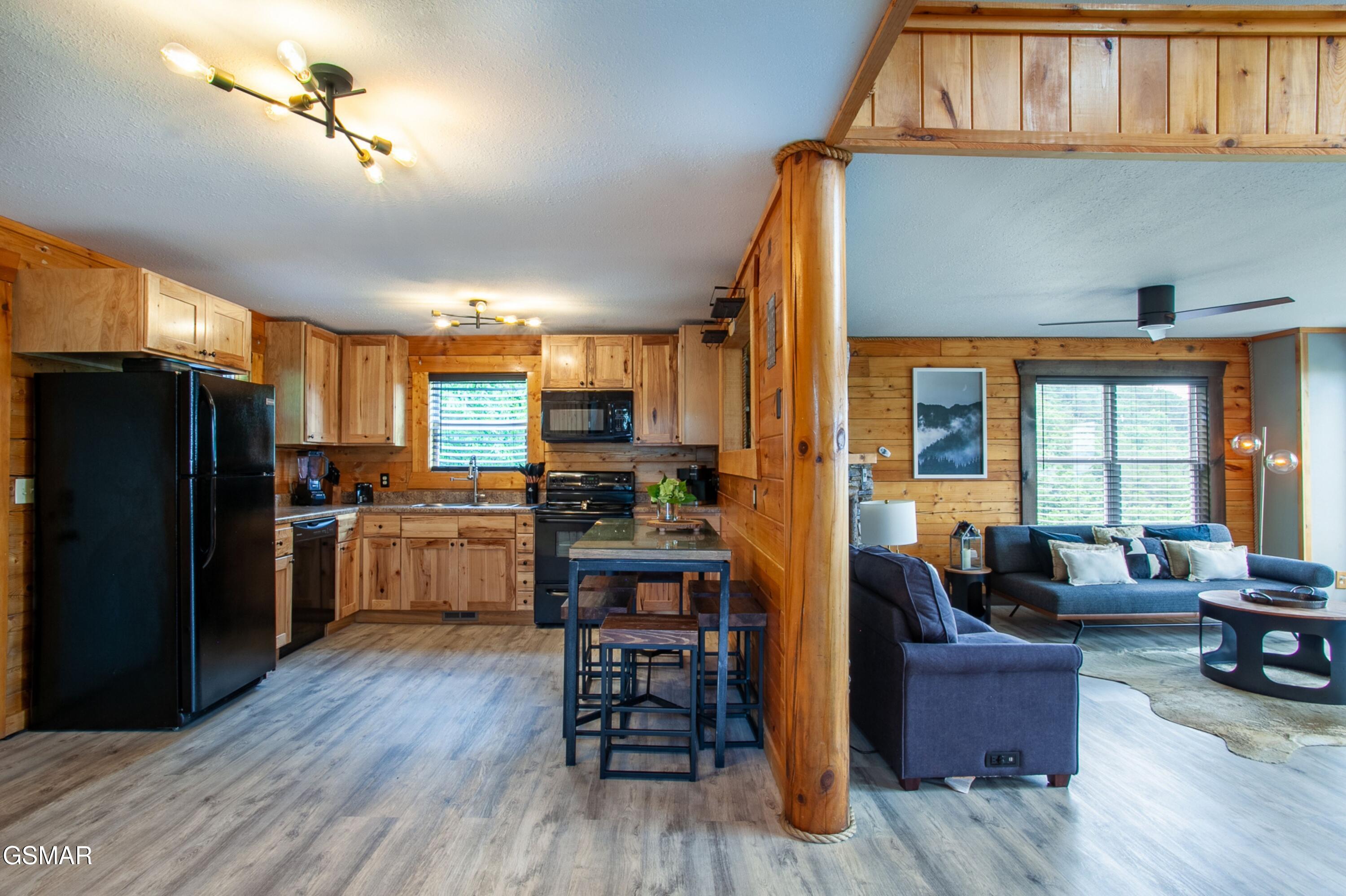 920 Falcon View Way Sevierville TN 37862