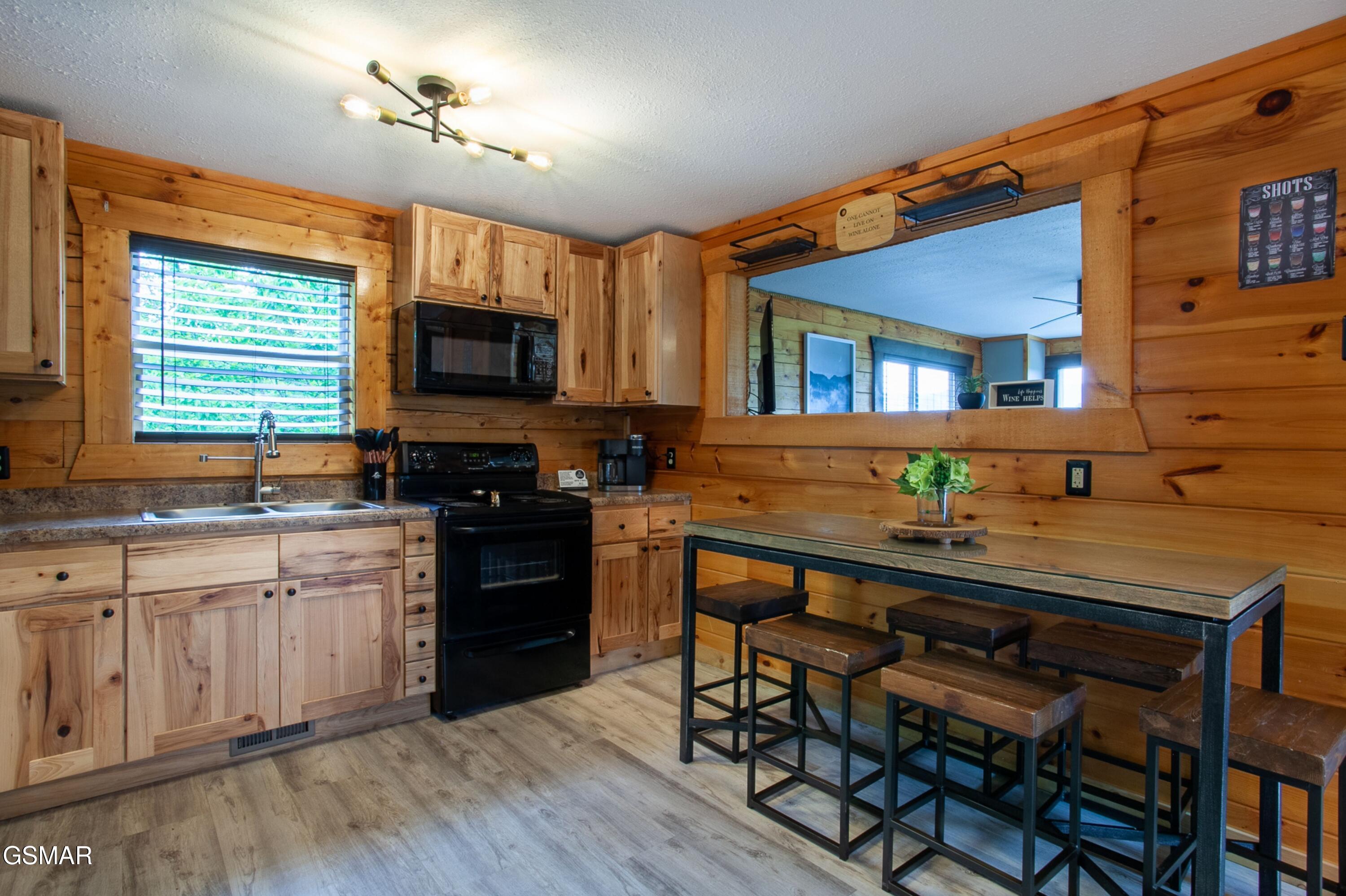 920 Falcon View Way Sevierville TN 37862