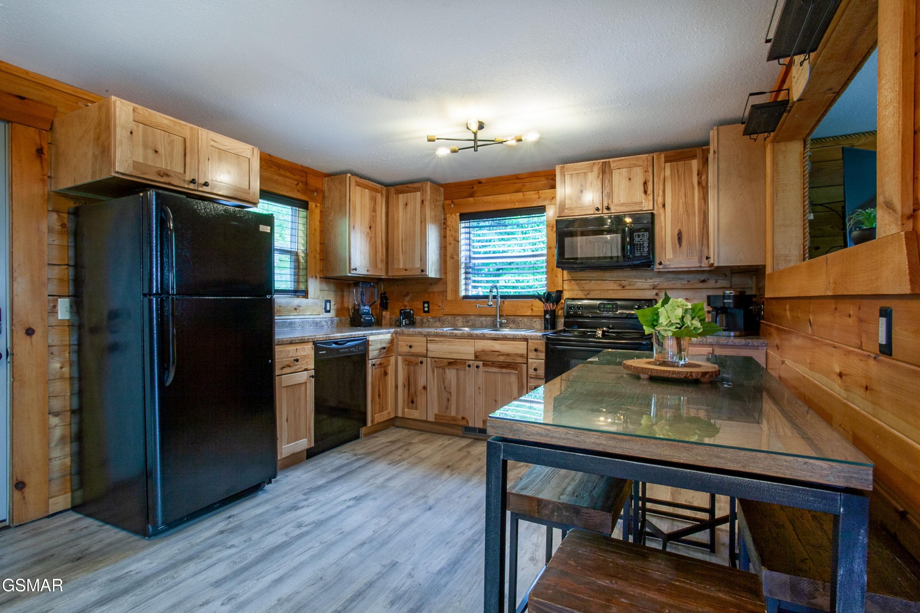 920 Falcon View Way Sevierville TN 37862