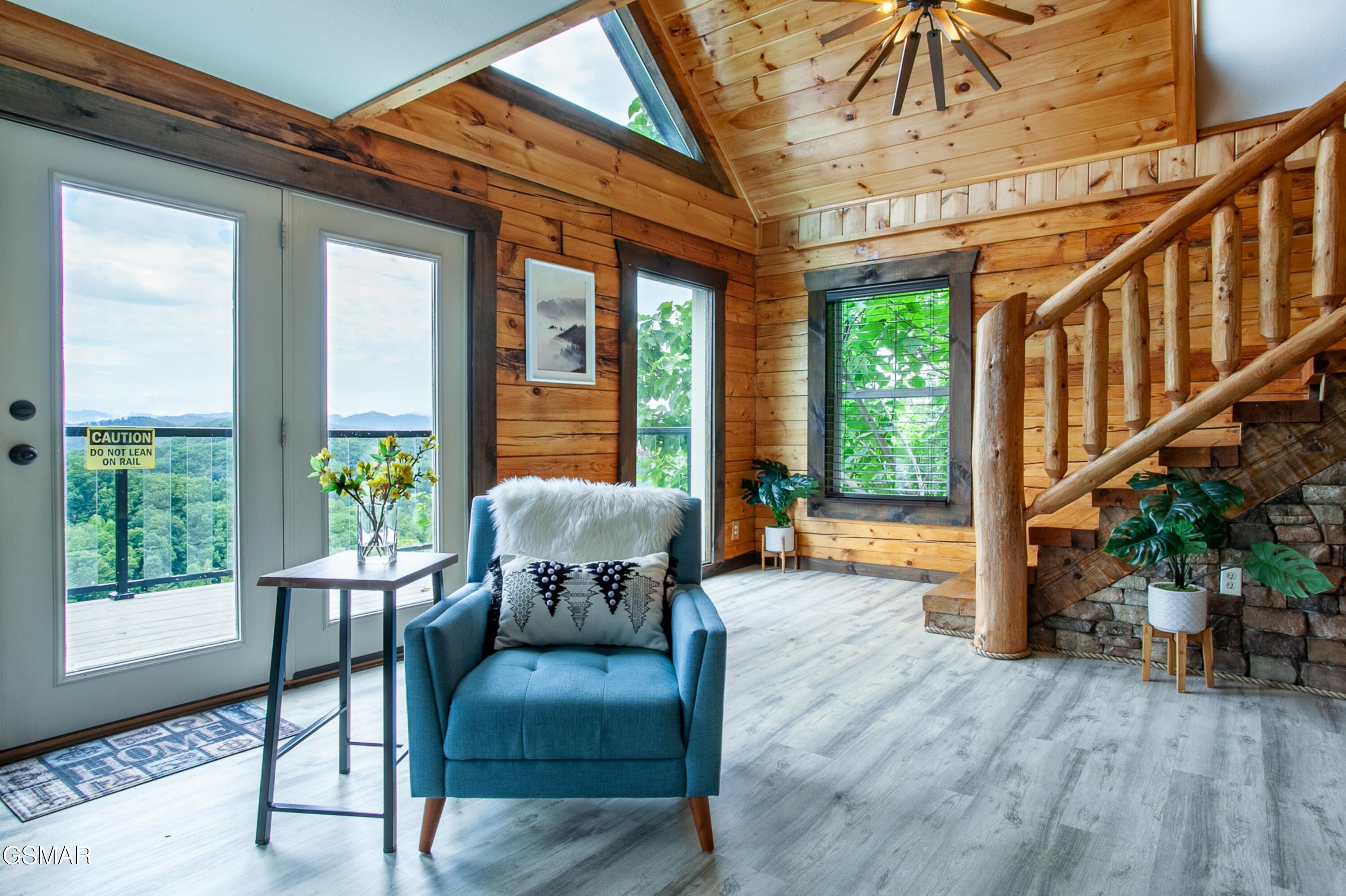 920 Falcon View Way Sevierville TN 37862