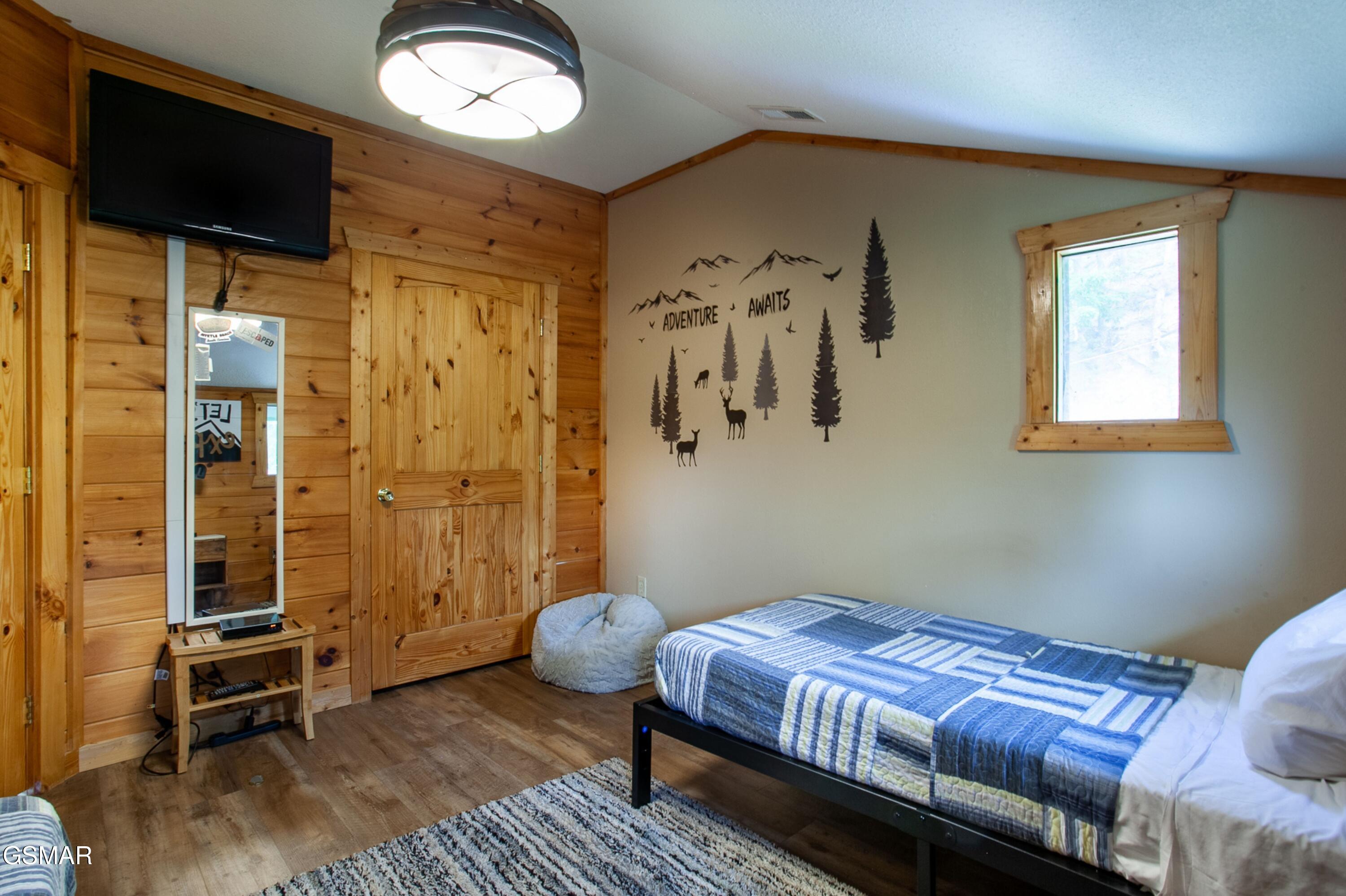 920 Falcon View Way Sevierville TN 37862