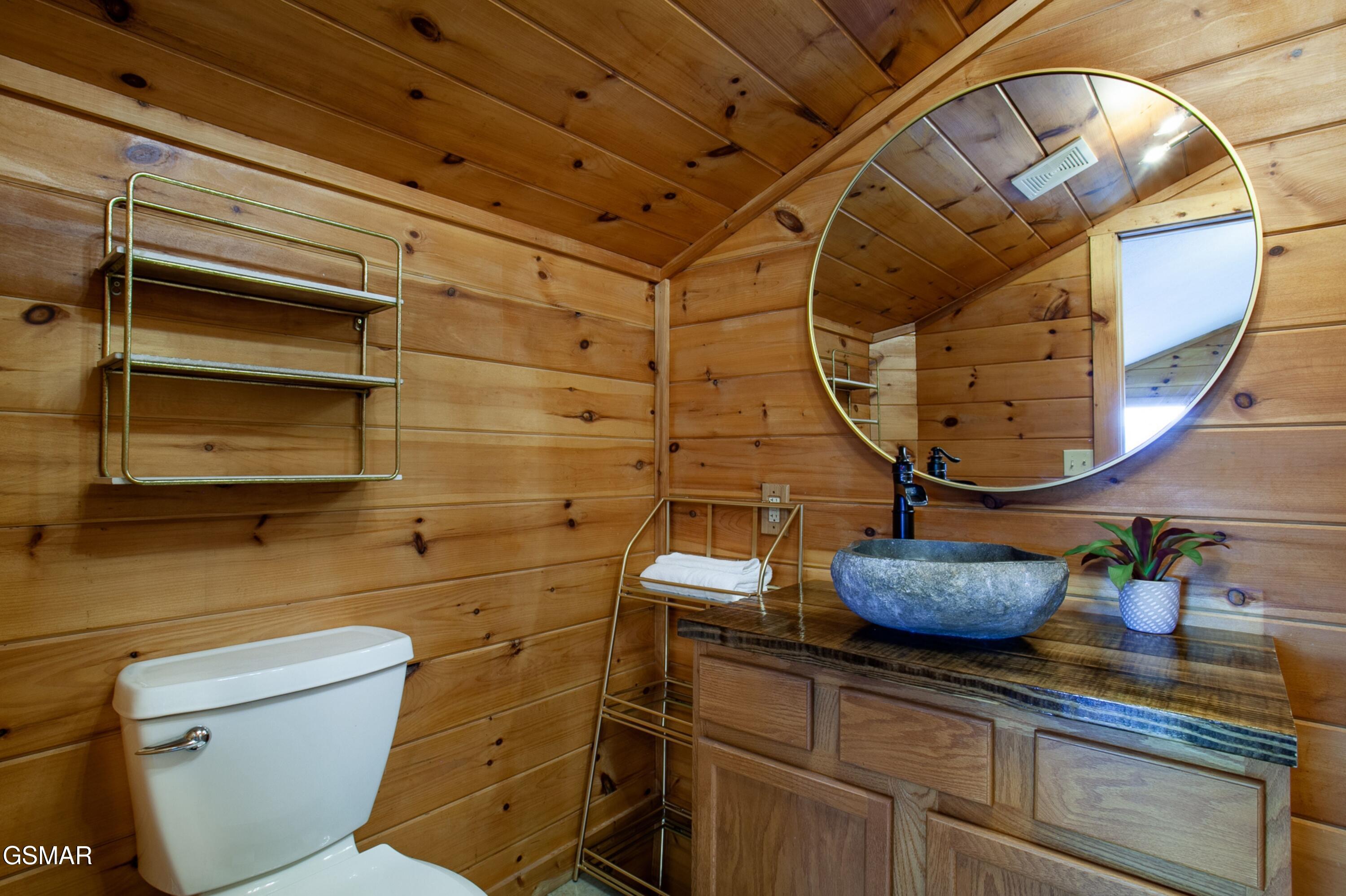 920 Falcon View Way Sevierville TN 37862