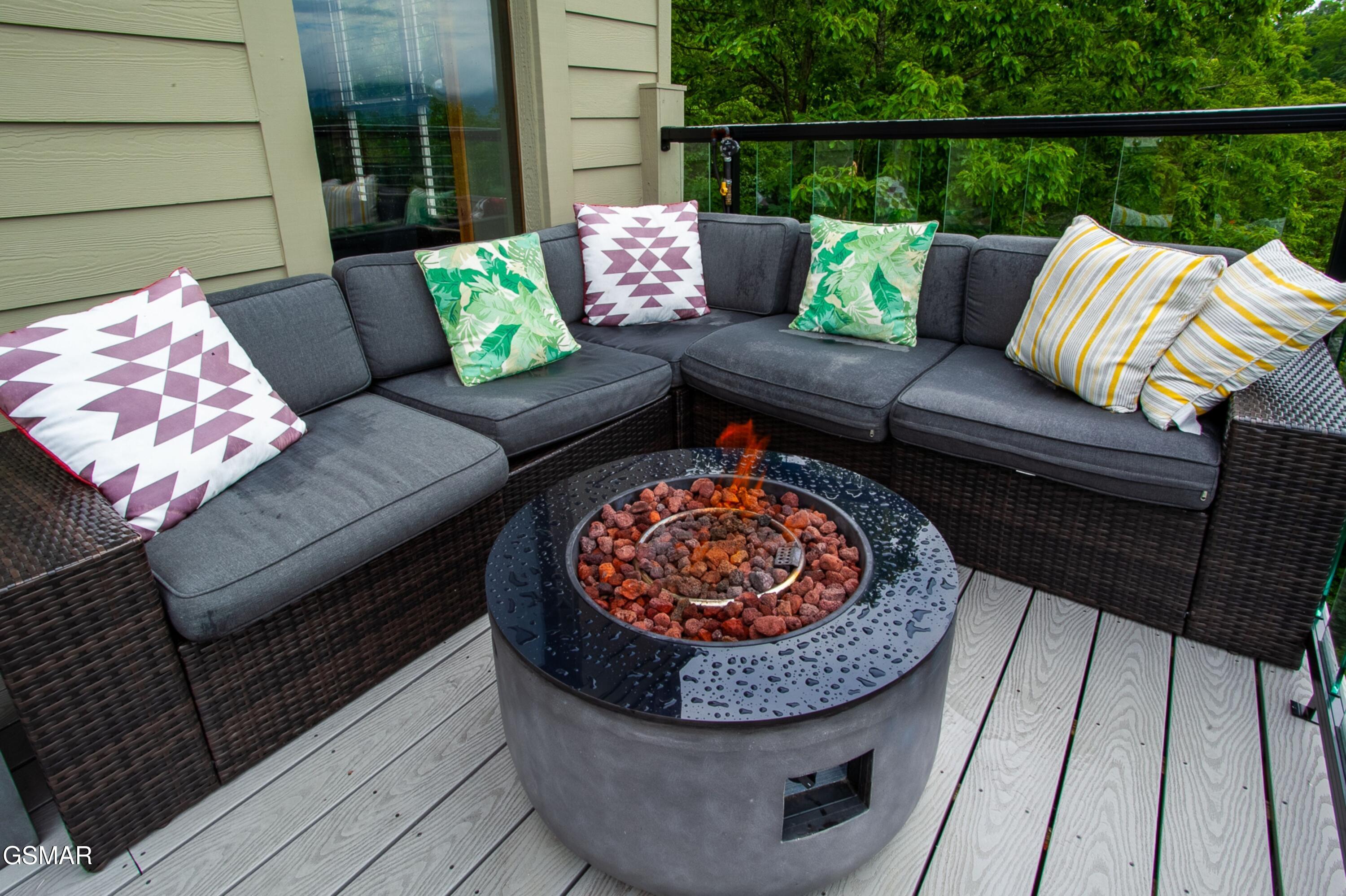 920 Falcon View Way Sevierville TN 37862