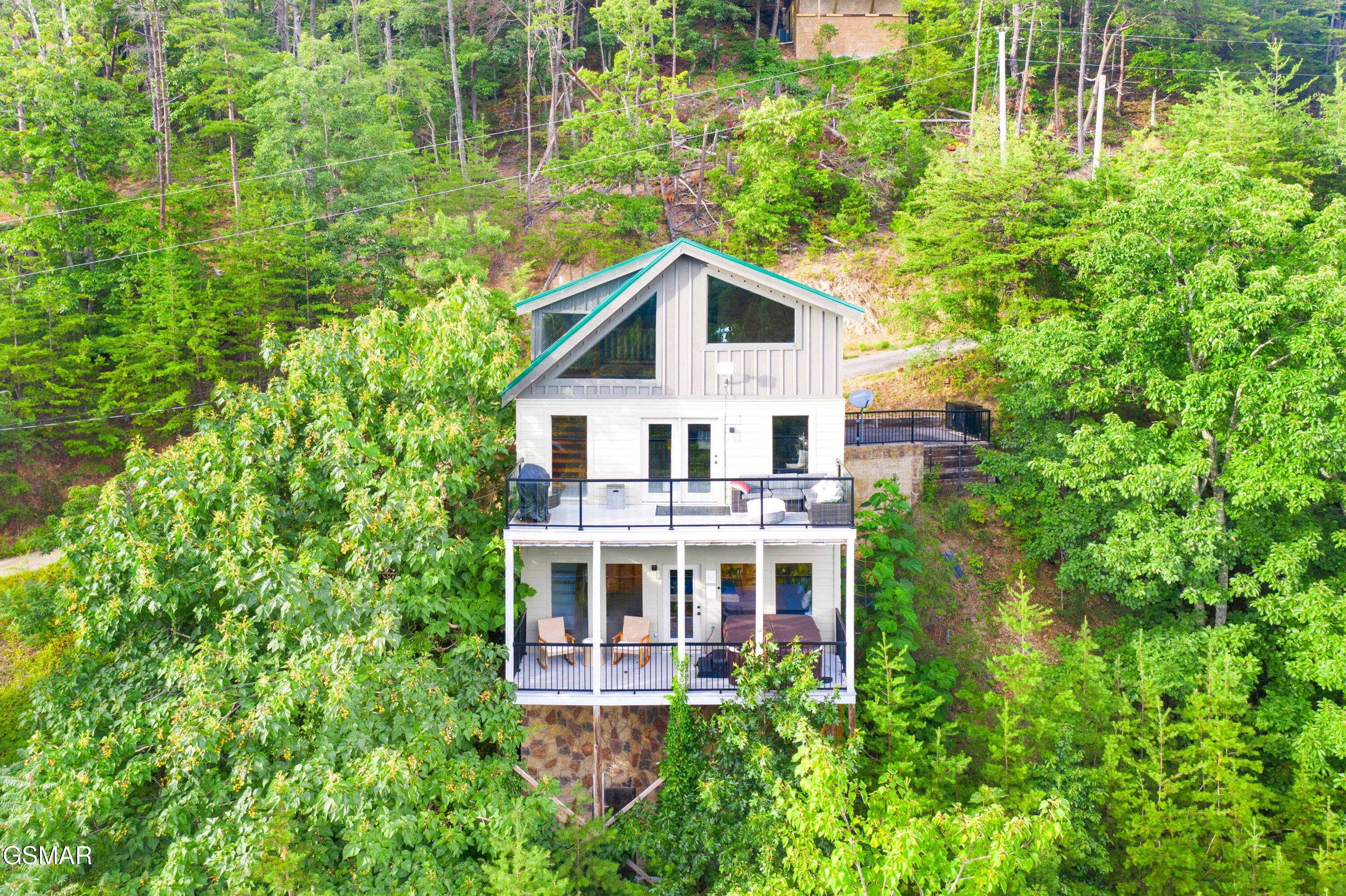 920 Falcon View Way Sevierville TN 37862