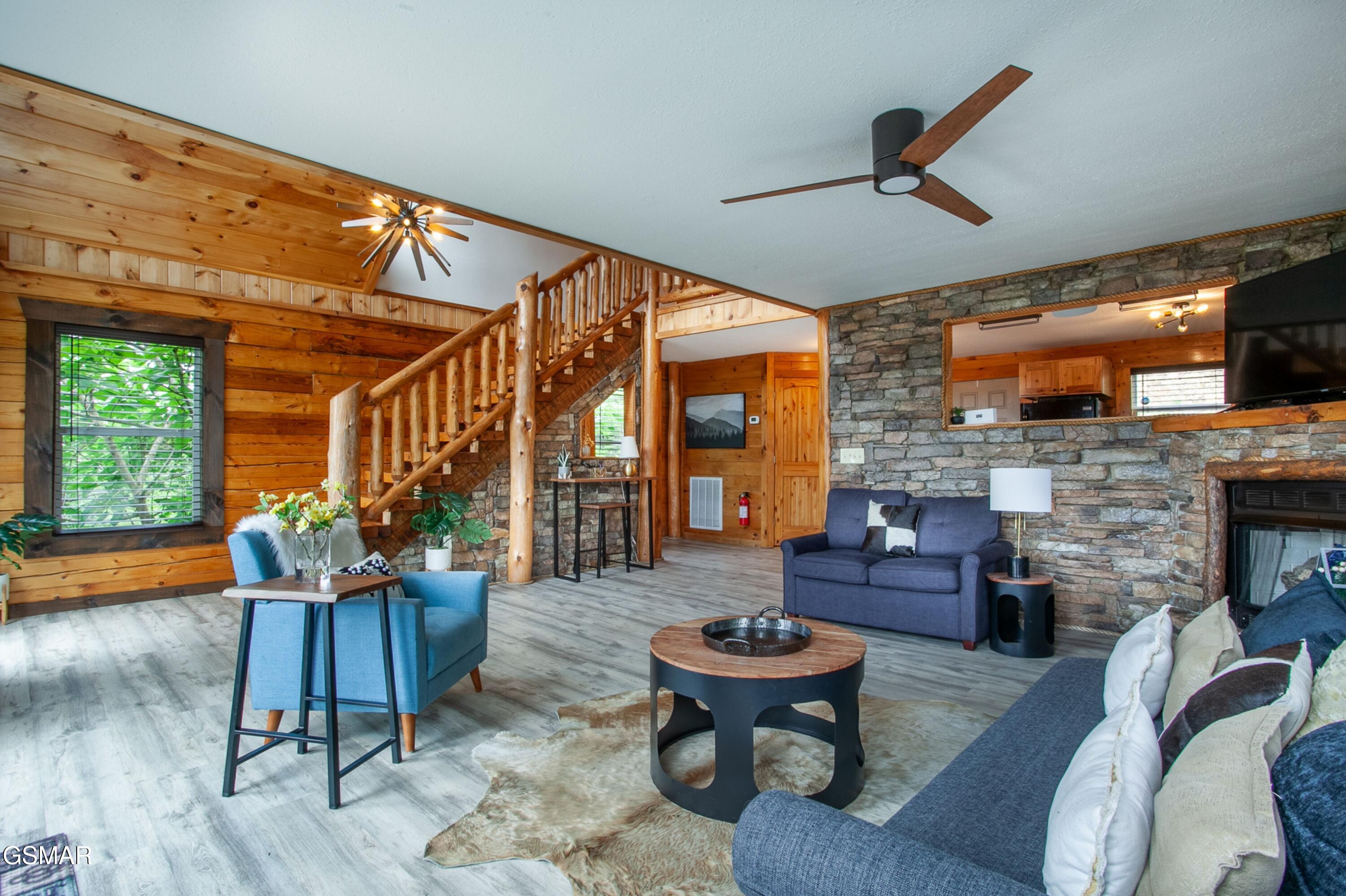 920 Falcon View Way Sevierville TN 37862