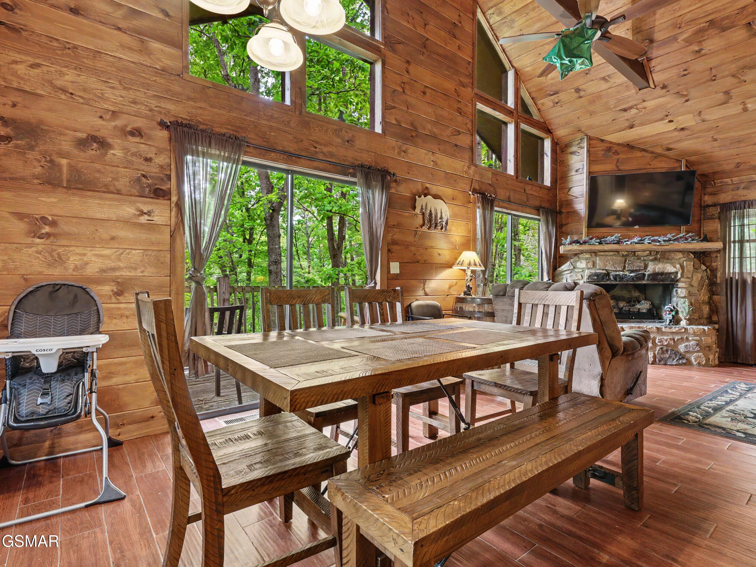 425 Hemlock Lane Sevierville TN 37876