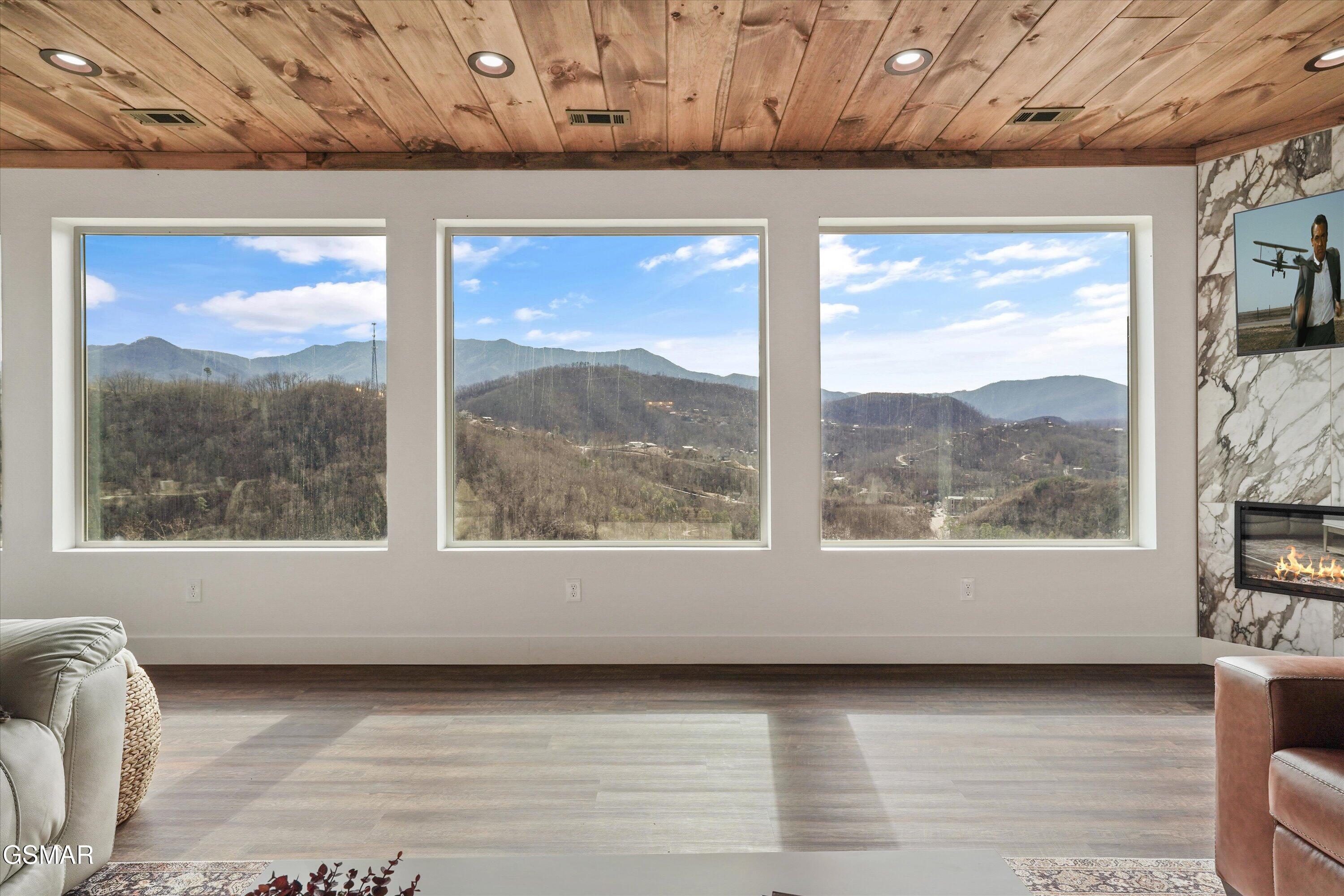 287 Laurel Oaks Way Gatlinburg TN 37738