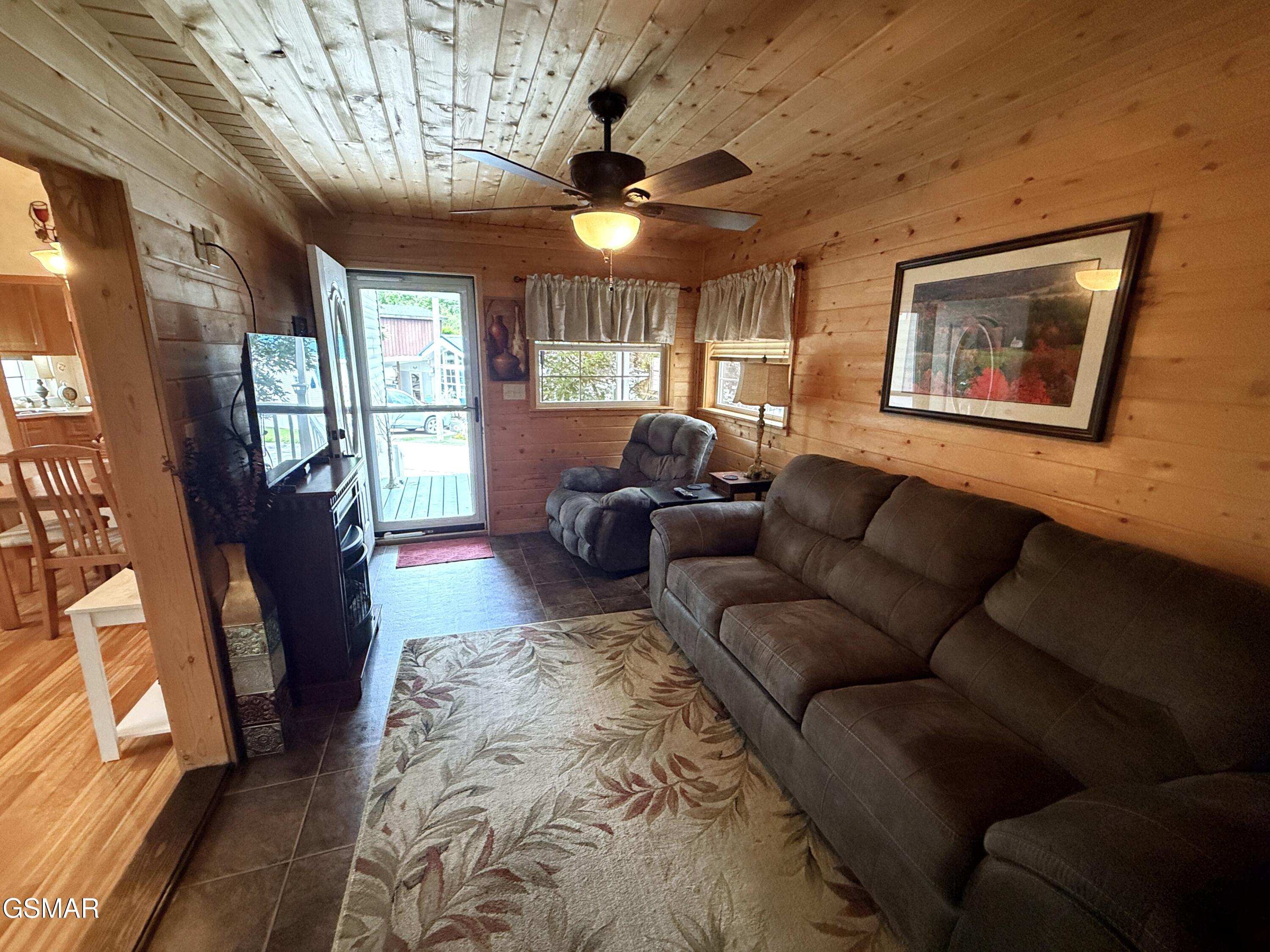 5355 Parkway Cosby TN 37722