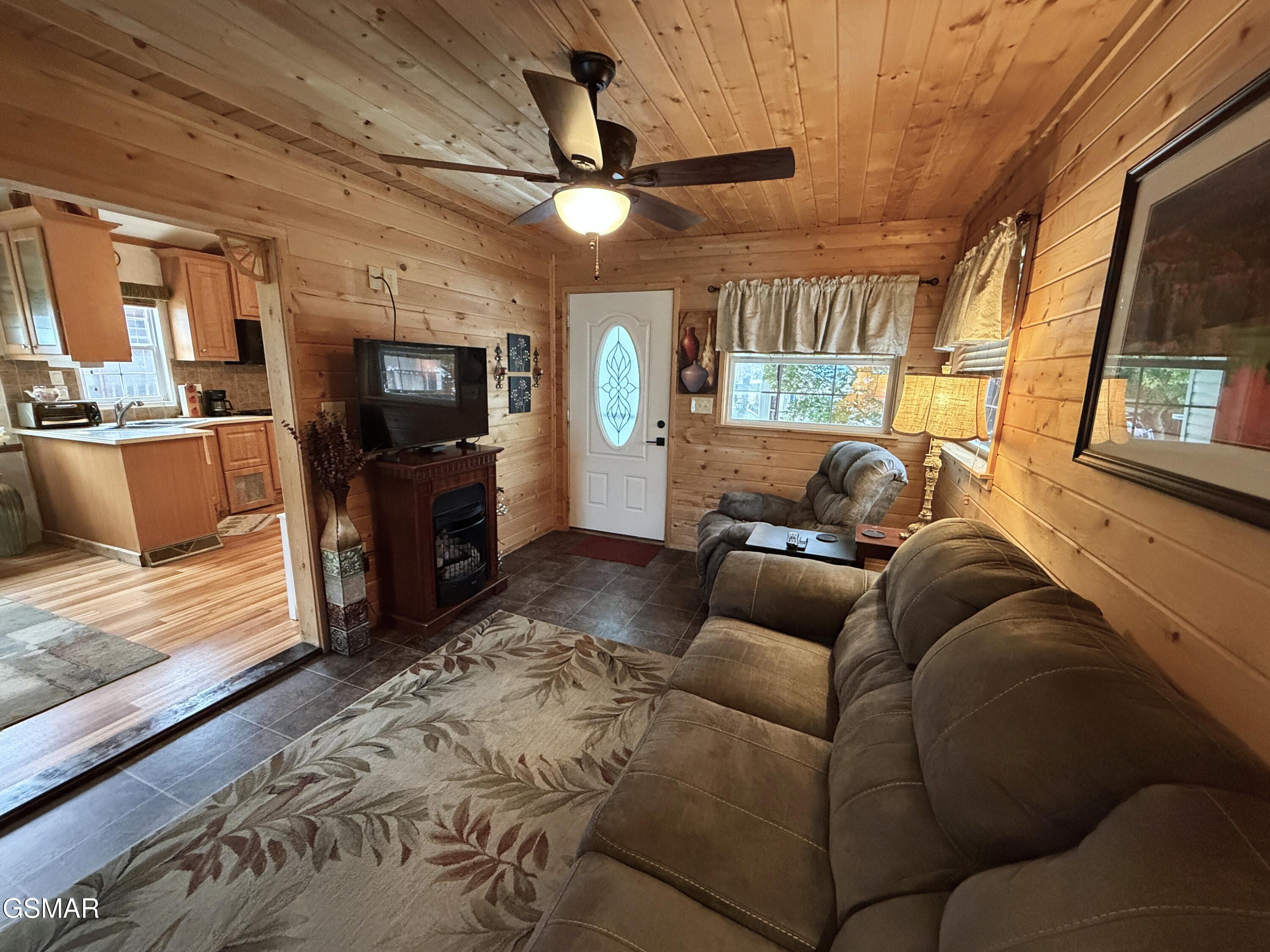 5355 Parkway Cosby TN 37722