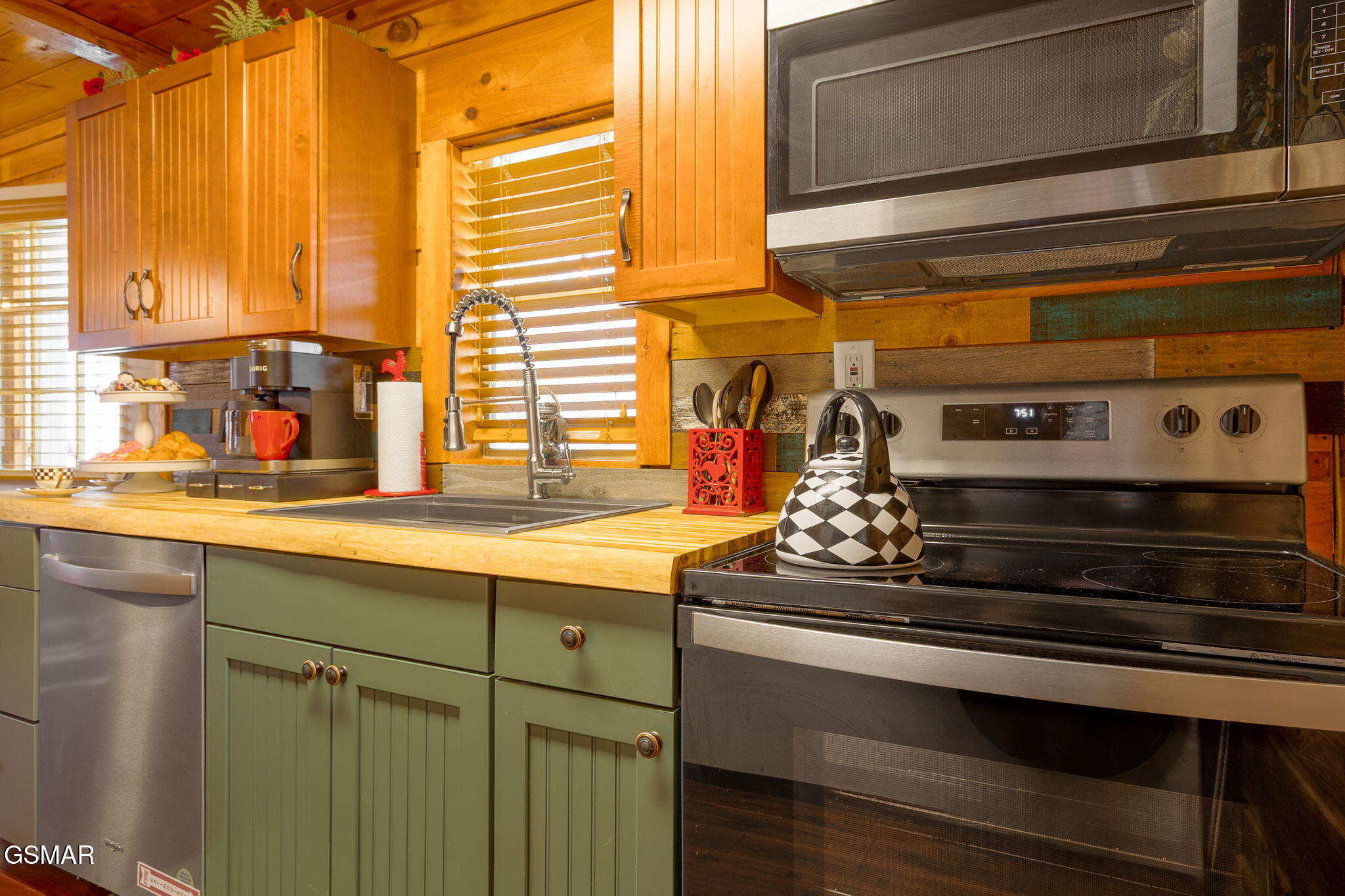 4424 & 4428 Grindstone Ridge Road Pigeon Forge TN 37863