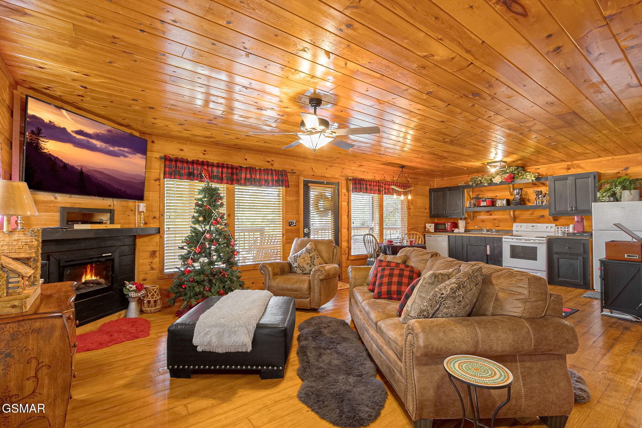4424 & 4428 Grindstone Ridge Road Pigeon Forge TN 37863
