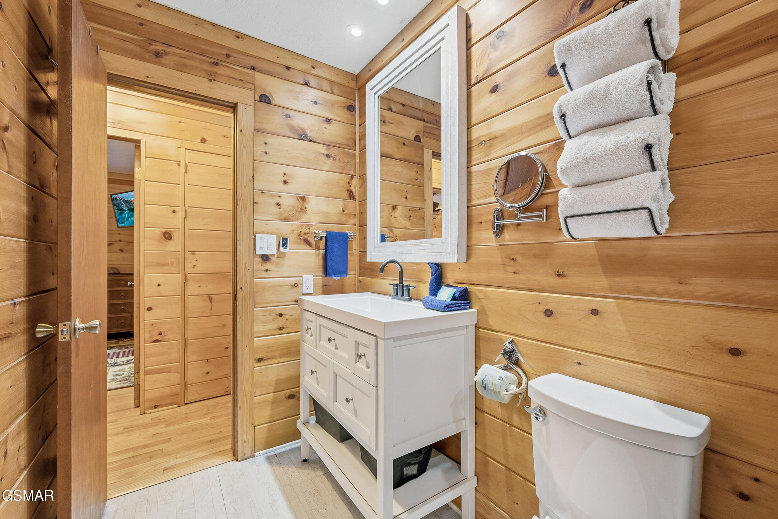 1944 Anderson Way Sevierville TN 37876