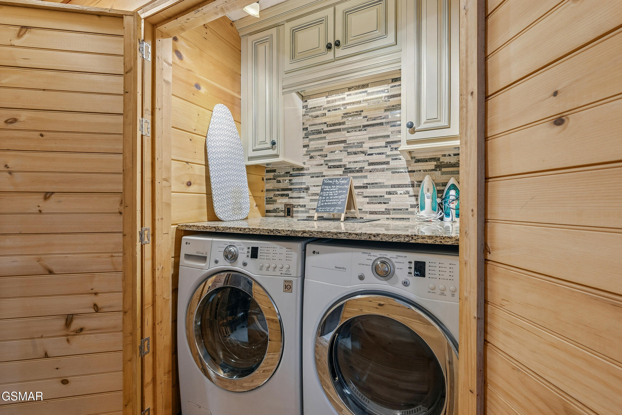 1944 Anderson Way Sevierville TN 37876