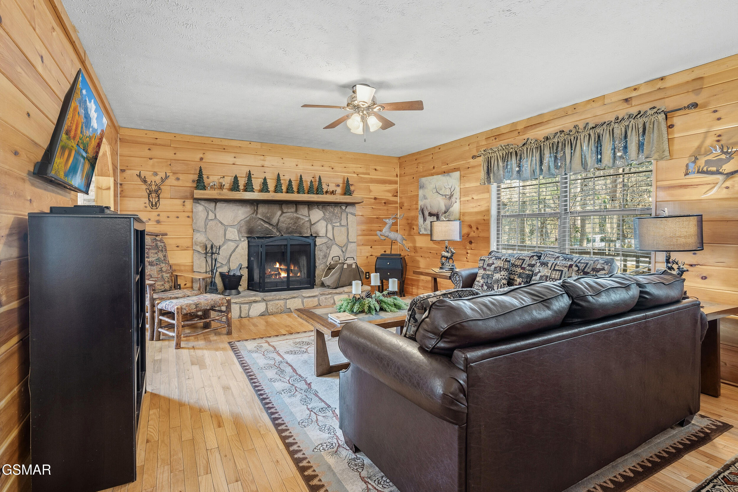 1944 Anderson Way Sevierville TN 37876