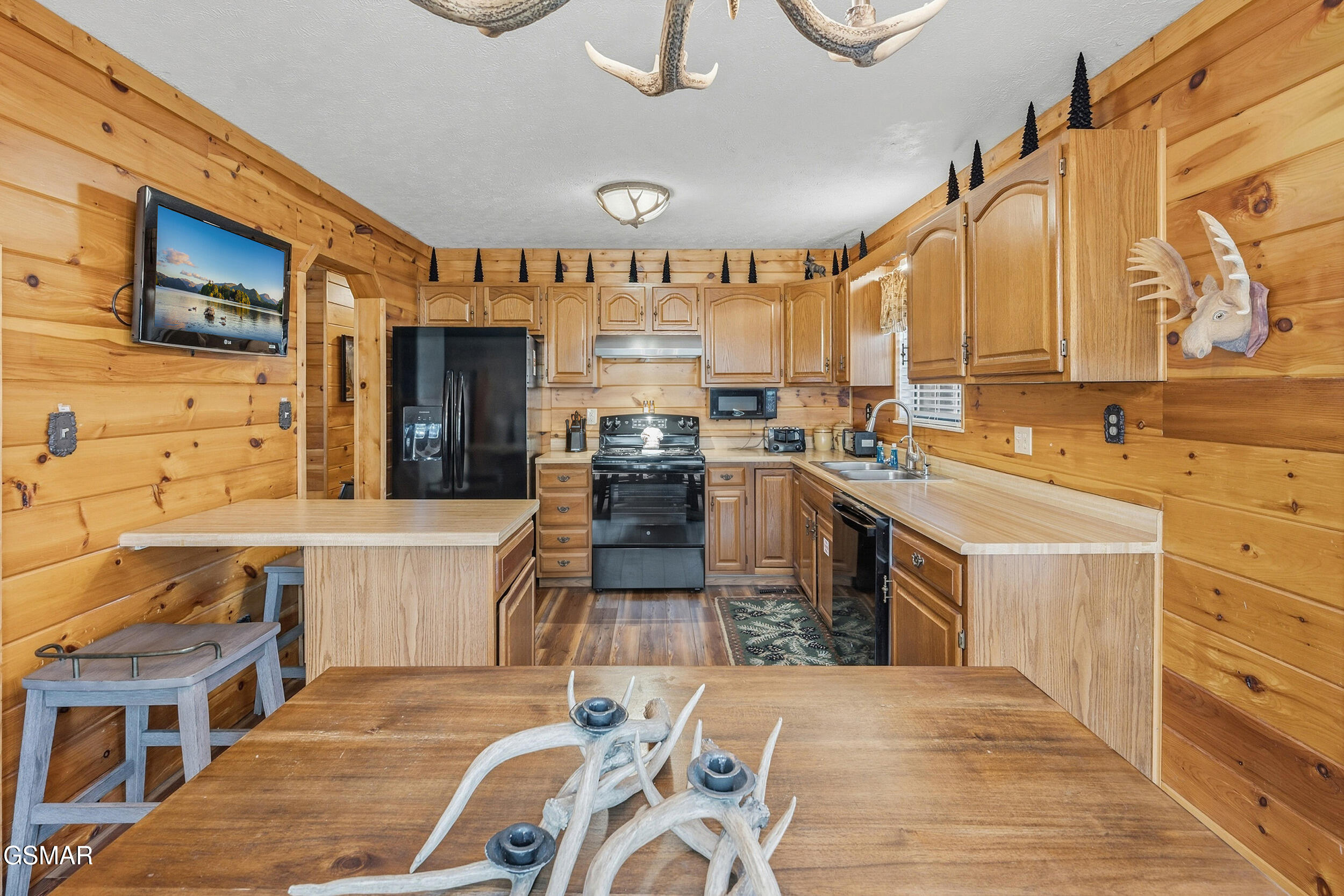 1944 Anderson Way Sevierville TN 37876