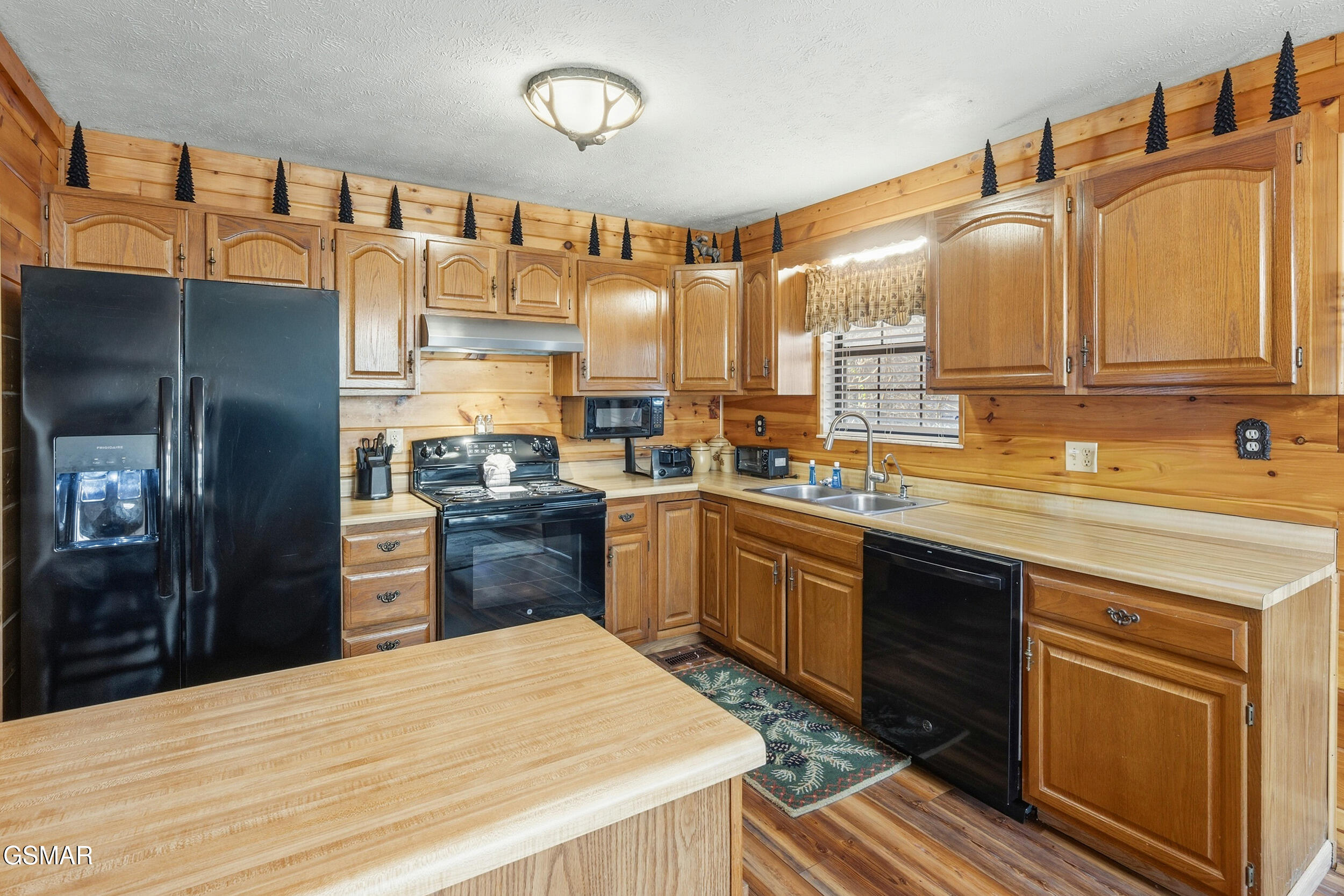 1944 Anderson Way Sevierville TN 37876