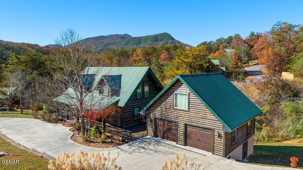 1347 Zachary Thomas Lane Sevierville TN 37876