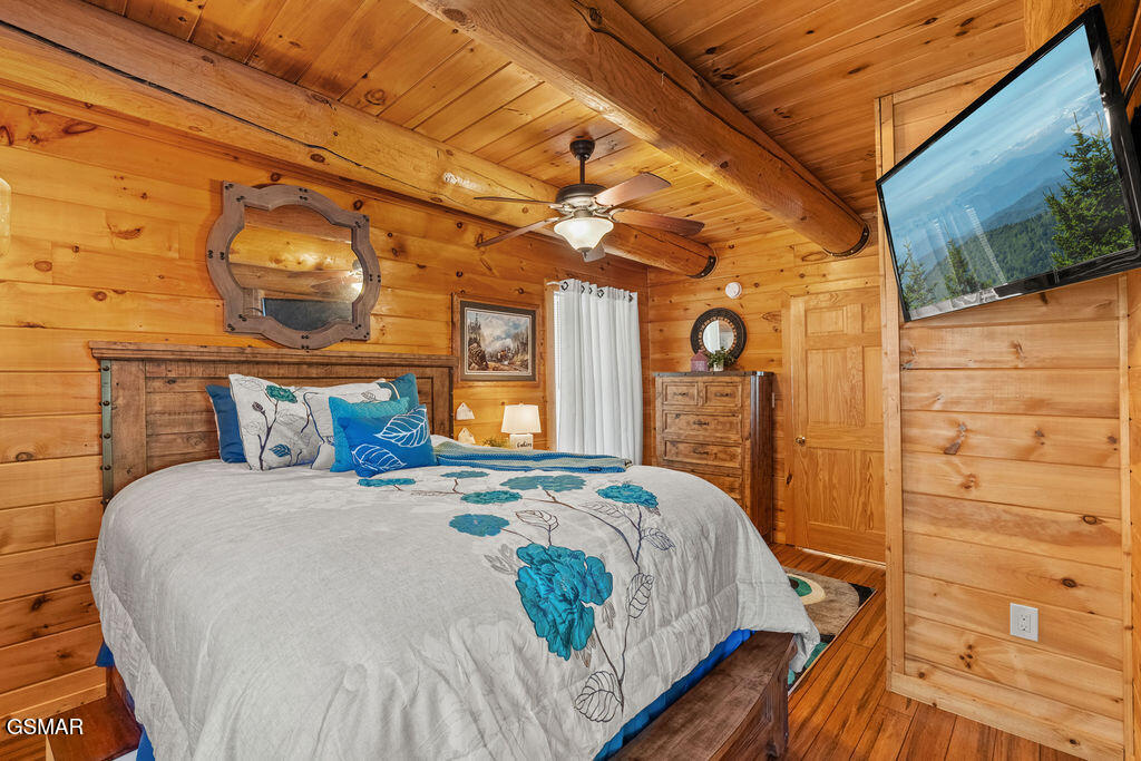 1347 Zachary Thomas Lane Sevierville TN 37876