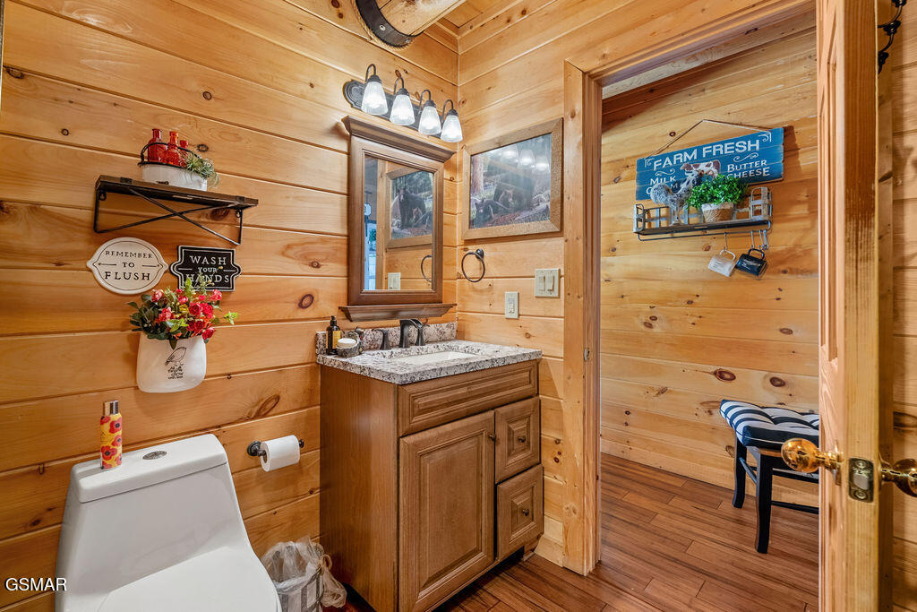 1347 Zachary Thomas Lane Sevierville TN 37876