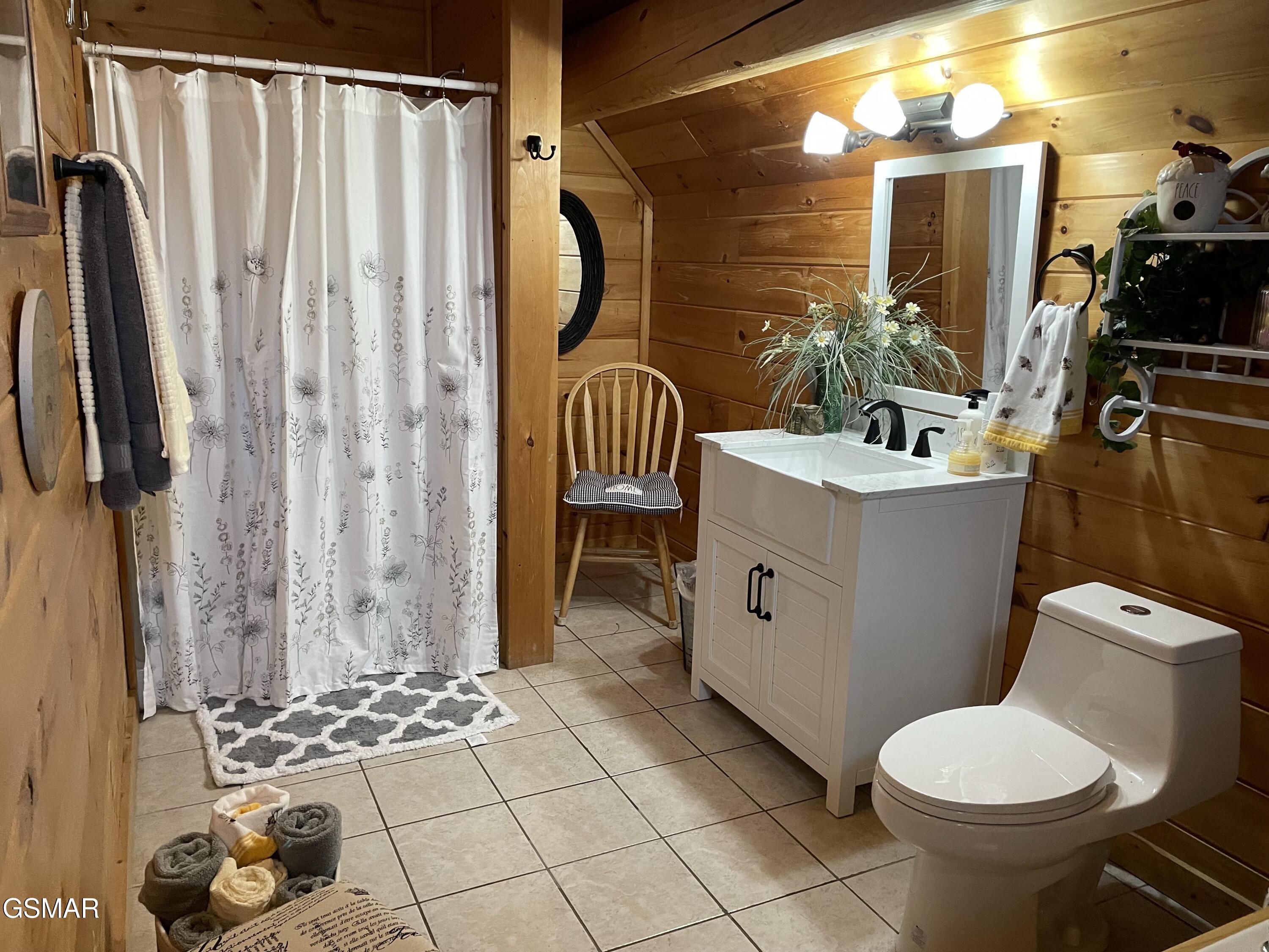 1347 Zachary Thomas Lane Sevierville TN 37876