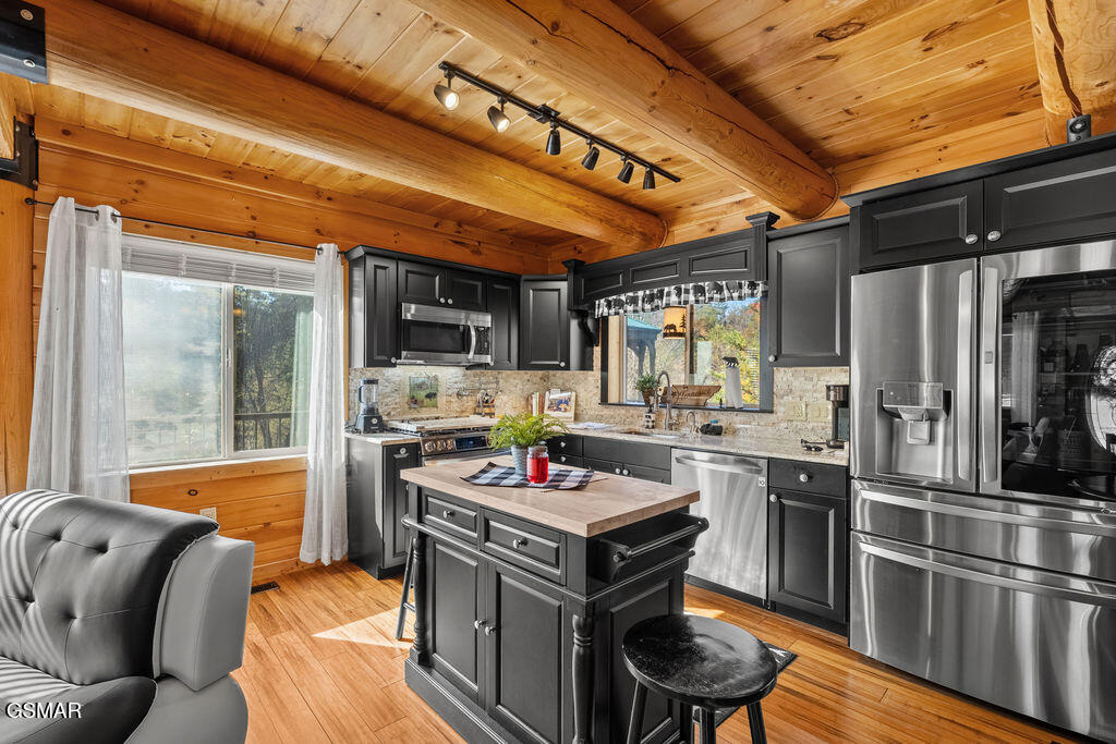 1347 Zachary Thomas Lane Sevierville TN 37876