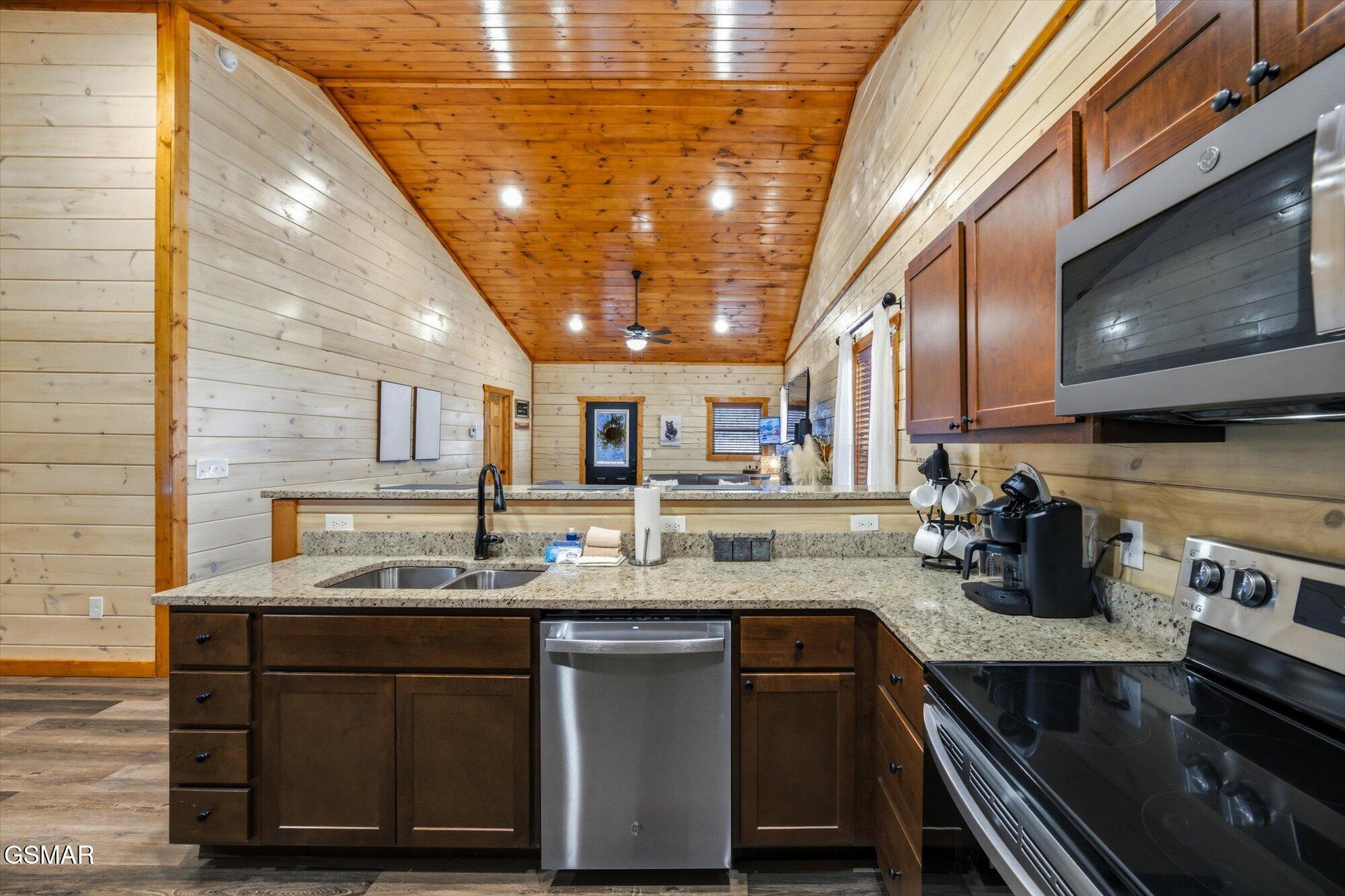 1636 Eagle Springs Road Sevierville TN 37876