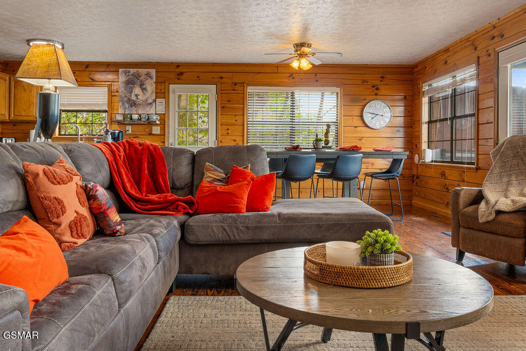 1582 Bears Den Way Sevierville TN 37862