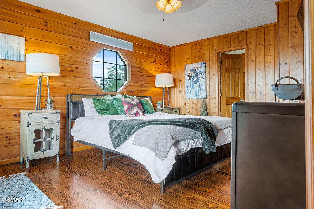 1582 Bears Den Way Sevierville TN 37862