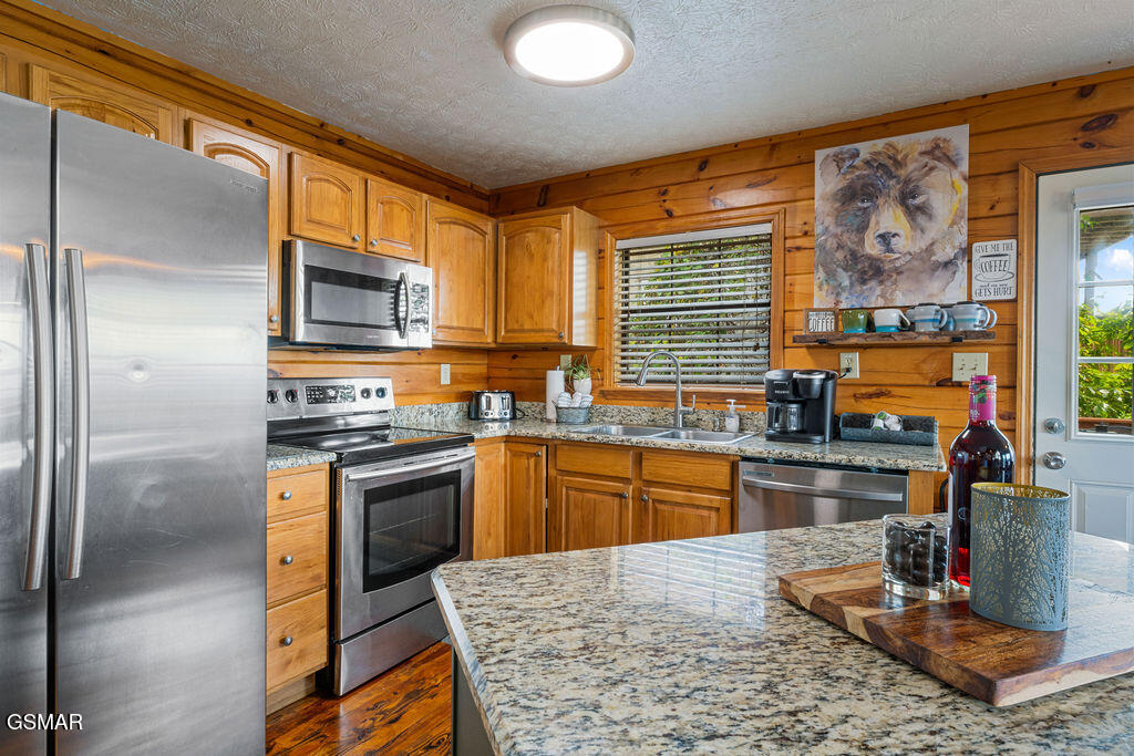 1582 Bears Den Way Sevierville TN 37862