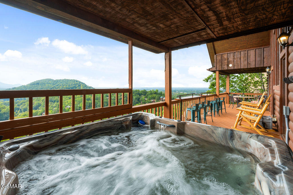 1582 Bears Den Way Sevierville TN 37862