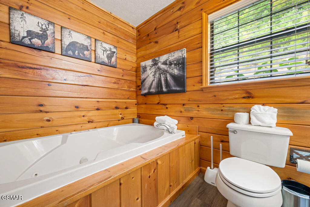 1582 Bears Den Way Sevierville TN 37862