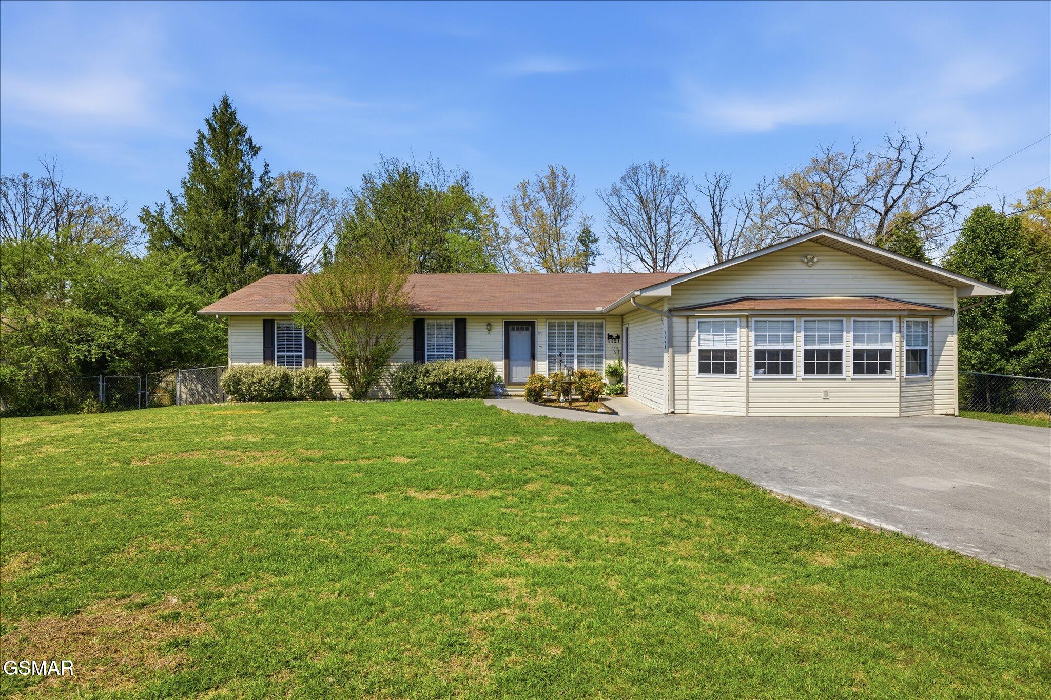 1121 Smokyview Drive Sevierville TN 37862