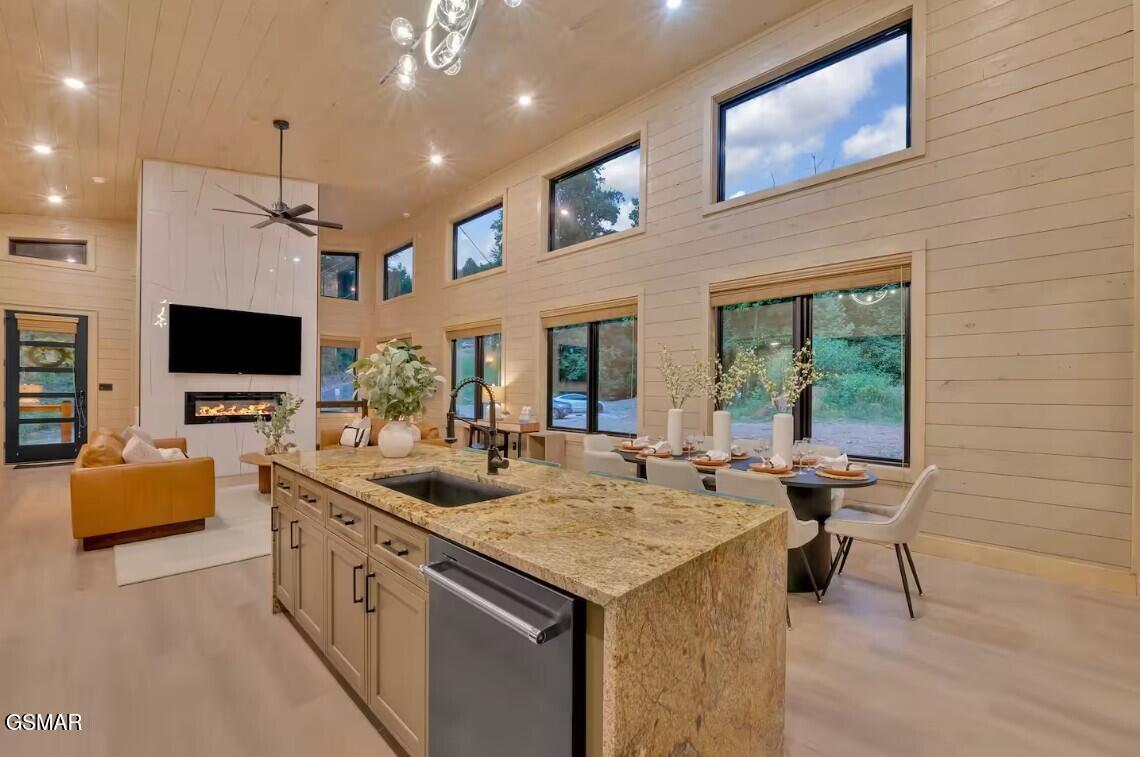 3219 Old Mountain Road Sevierville TN 37876