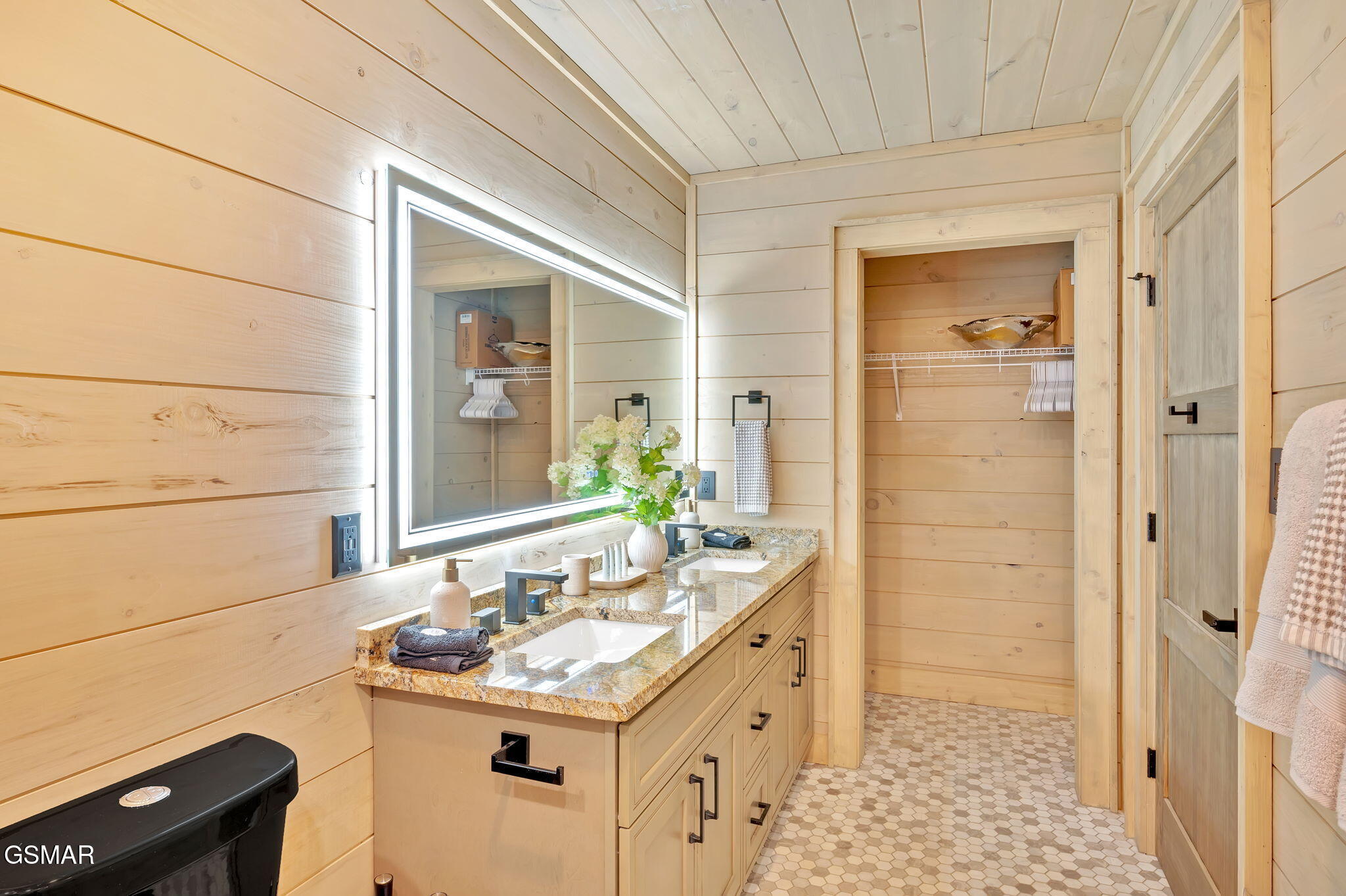 3219 Old Mountain Road Sevierville TN 37876