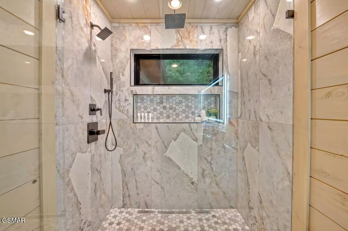 3219 Old Mountain Road Sevierville TN 37876