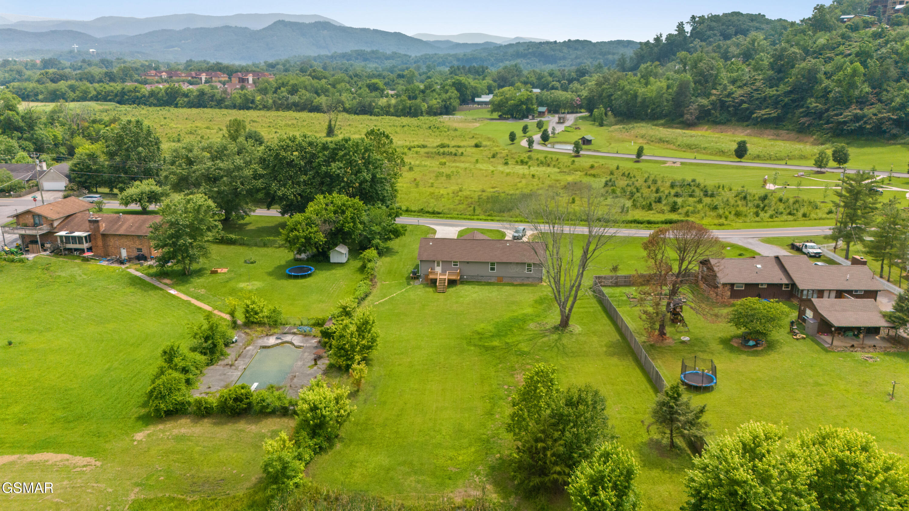 412 Apple Valley Road Sevierville TN 37862