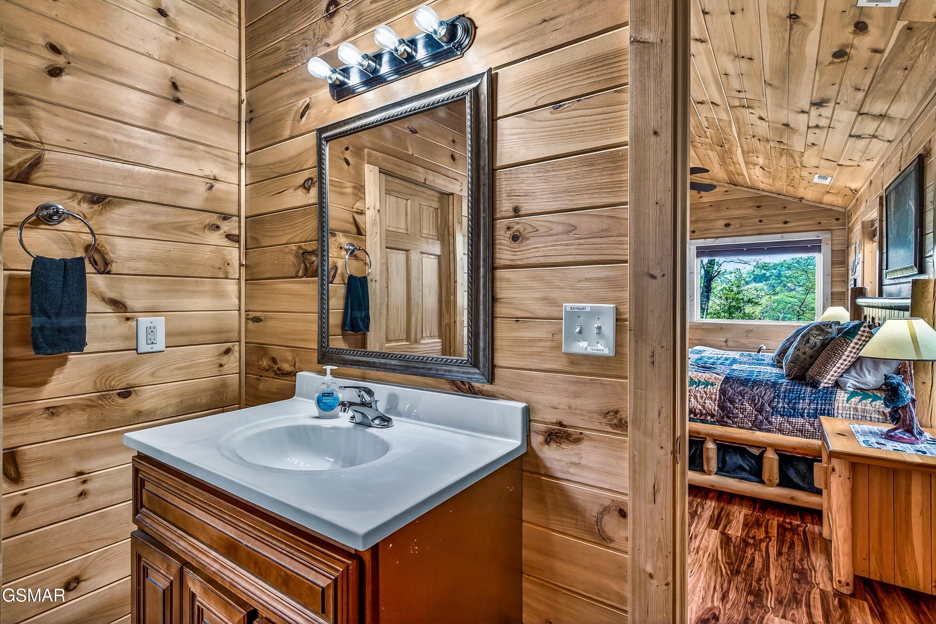 3922 Valley View Drive Pigeon Forge TN 37863