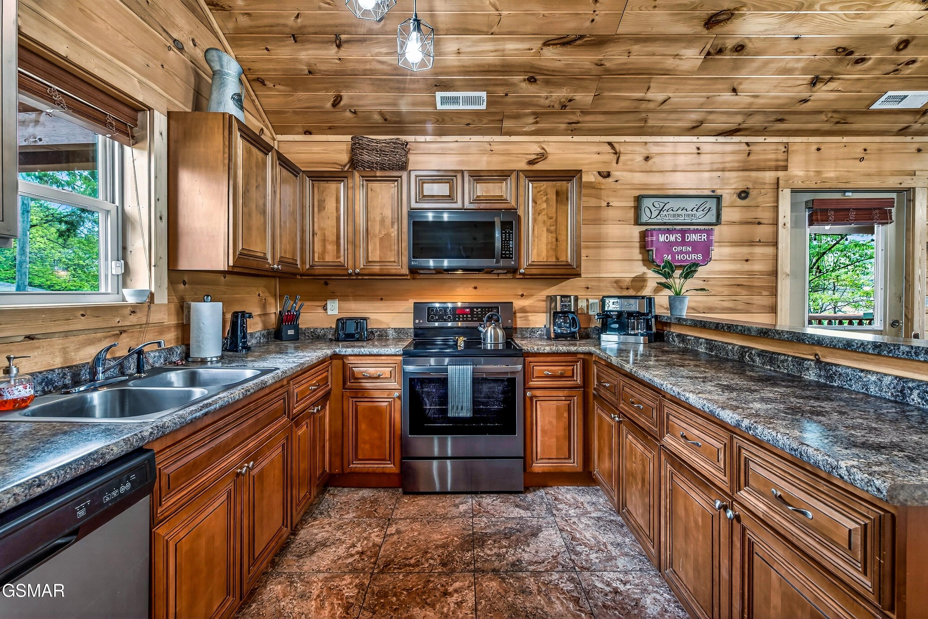 3922 Valley View Drive Pigeon Forge TN 37863
